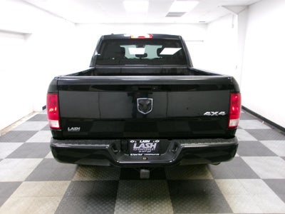 2017 RAM 1500 Express 4x4 Crew Cab 5'7" Box