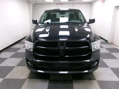 2017 RAM 1500 Express 4x4 Crew Cab 5'7" Box