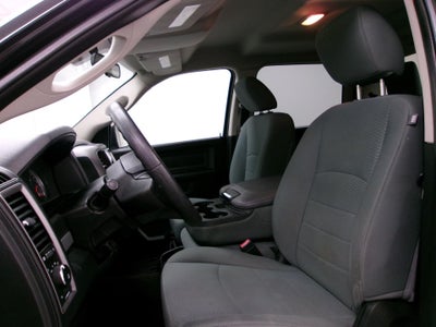 2017 RAM 1500 Express 4x4 Crew Cab 5'7" Box