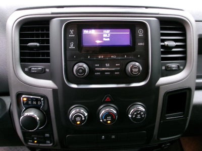 2017 RAM 1500 Express 4x4 Crew Cab 5'7" Box