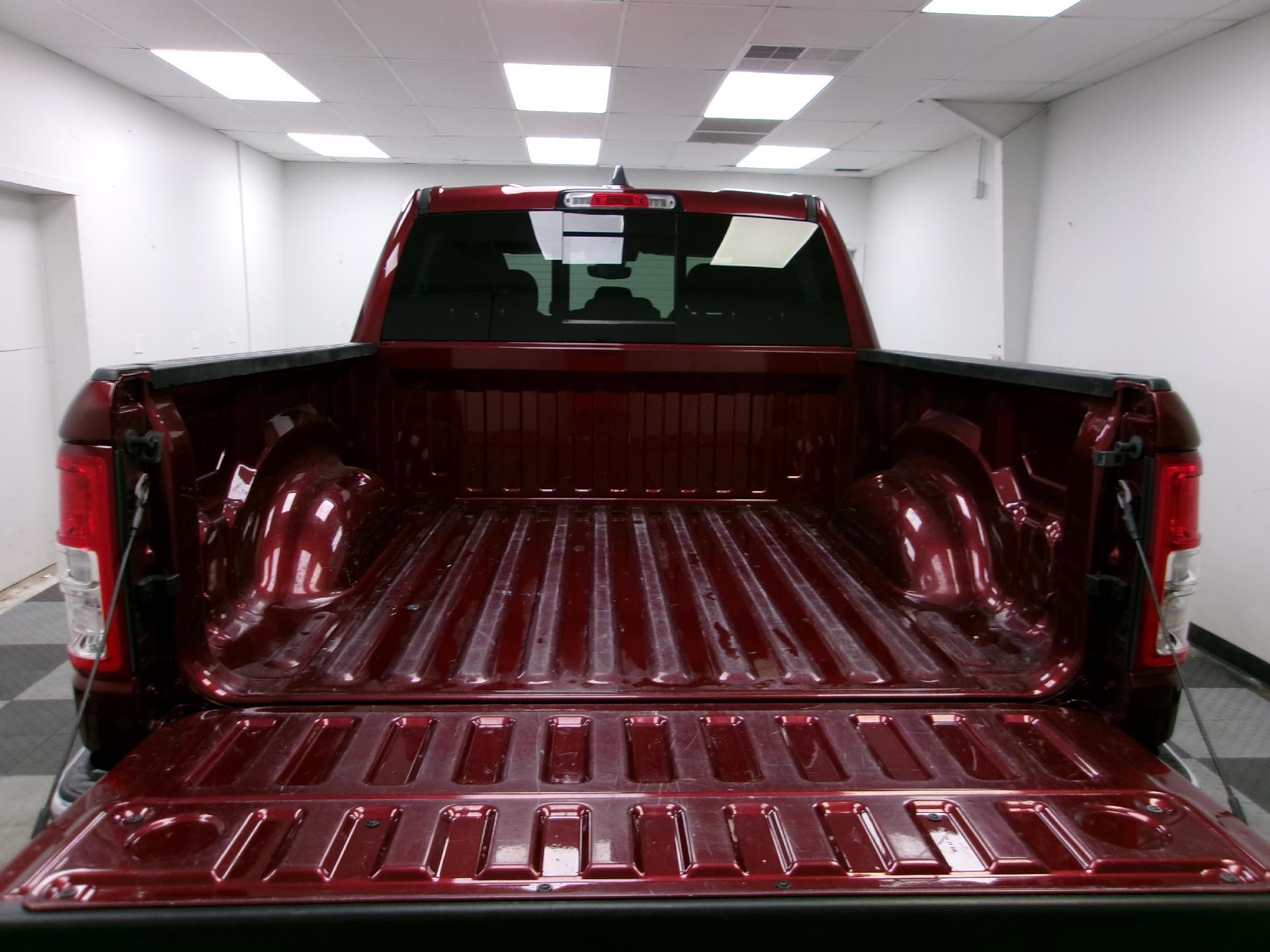 2022 RAM 1500 Big Horn 4x4 Crew Cab 5'7" Box