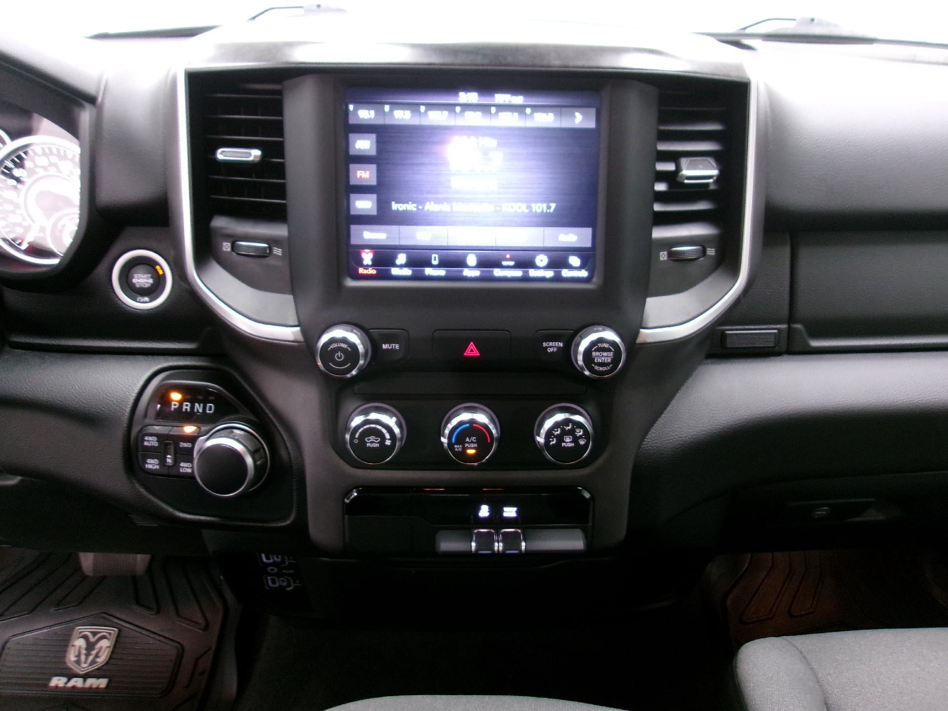 2021 RAM 1500 Big Horn 4x4 Quad Cab 6'4" Box