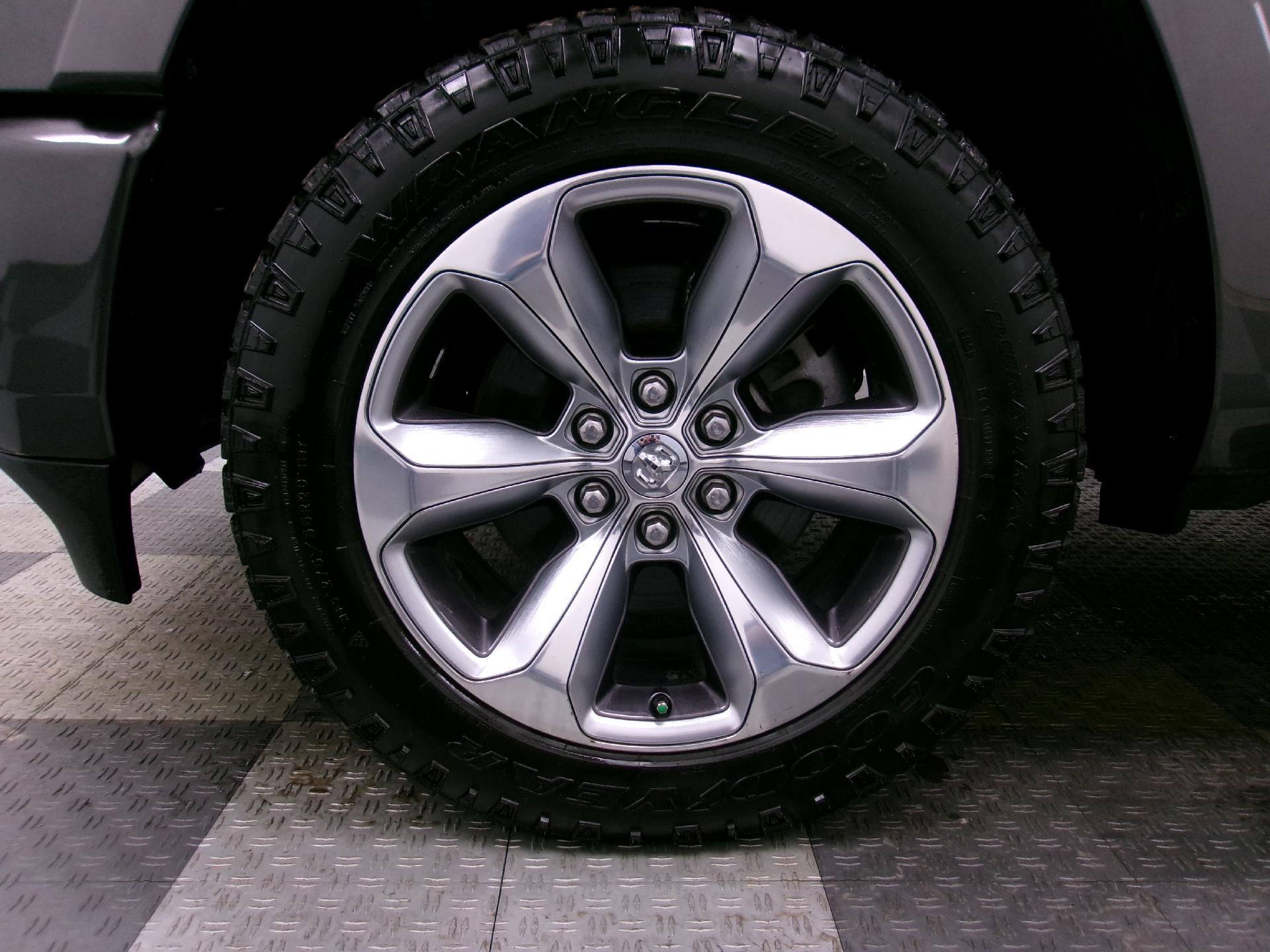 2020 RAM 1500 Limited 4x4 Crew Cab 5'7" Box