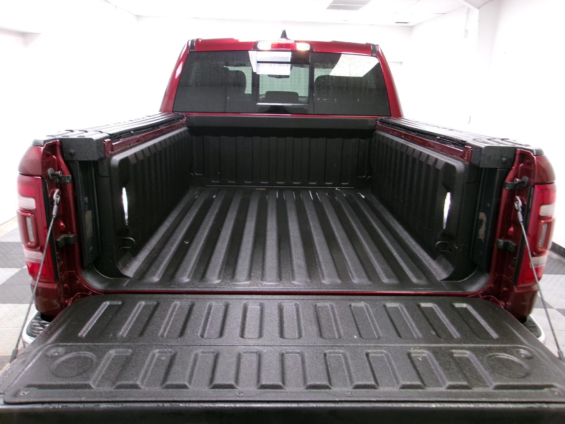 2019 RAM 1500 Longhorn 4x4 Crew Cab 5'7" Box