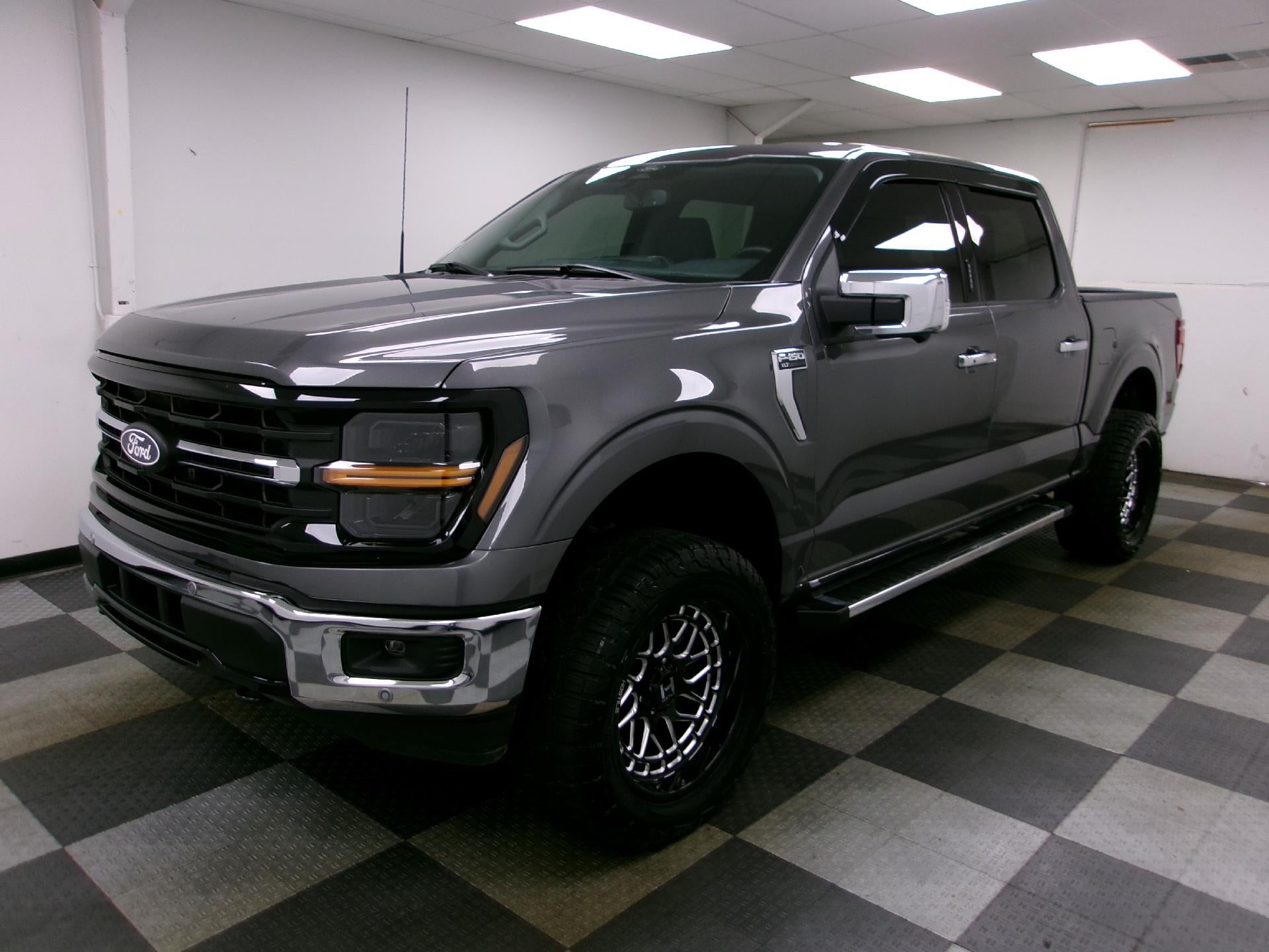 2024 Ford F-150 XLT 4WD SuperCrew 5.5' Box