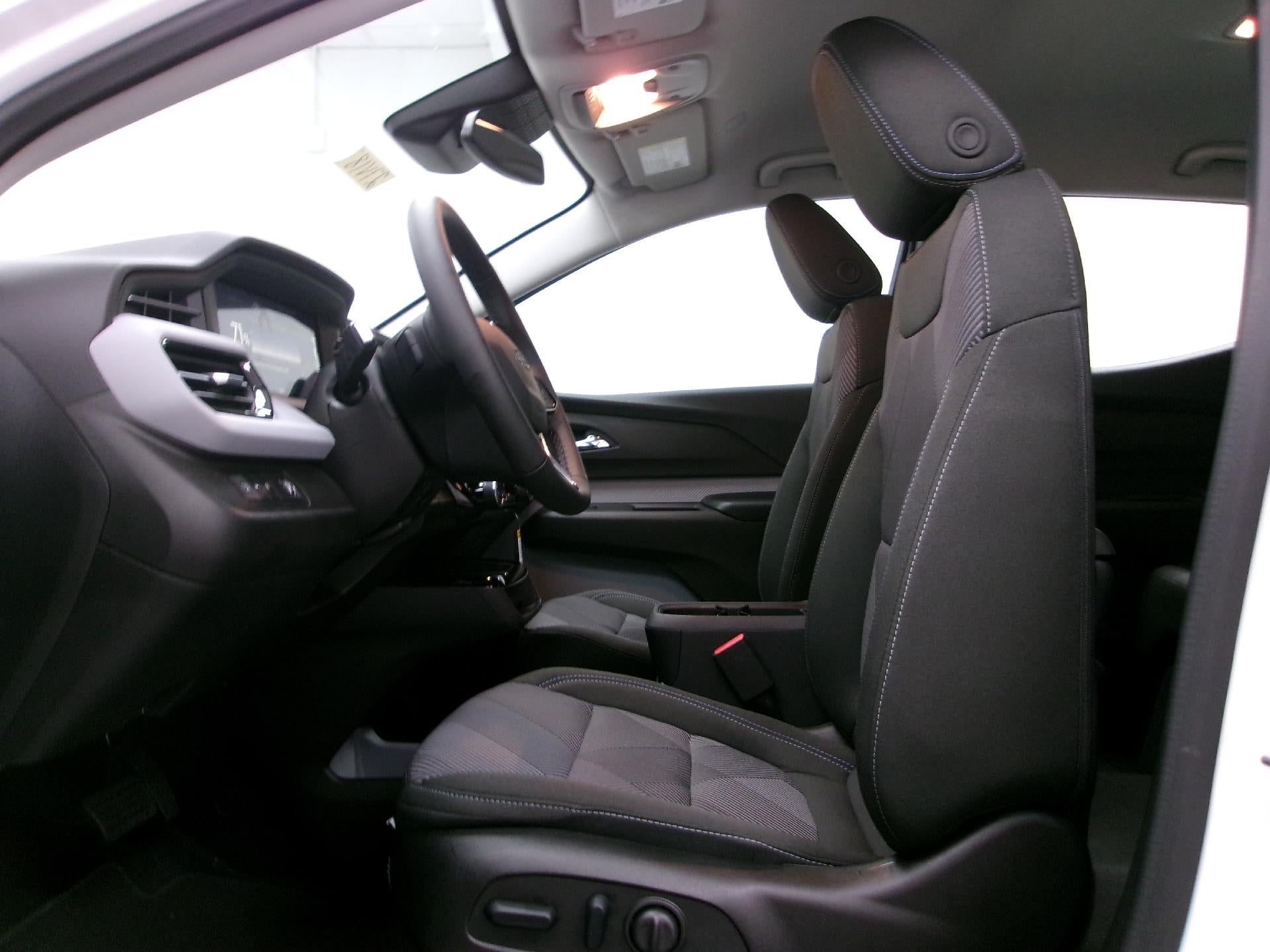2027 Chevrolet Bolt FWD 4dr LT