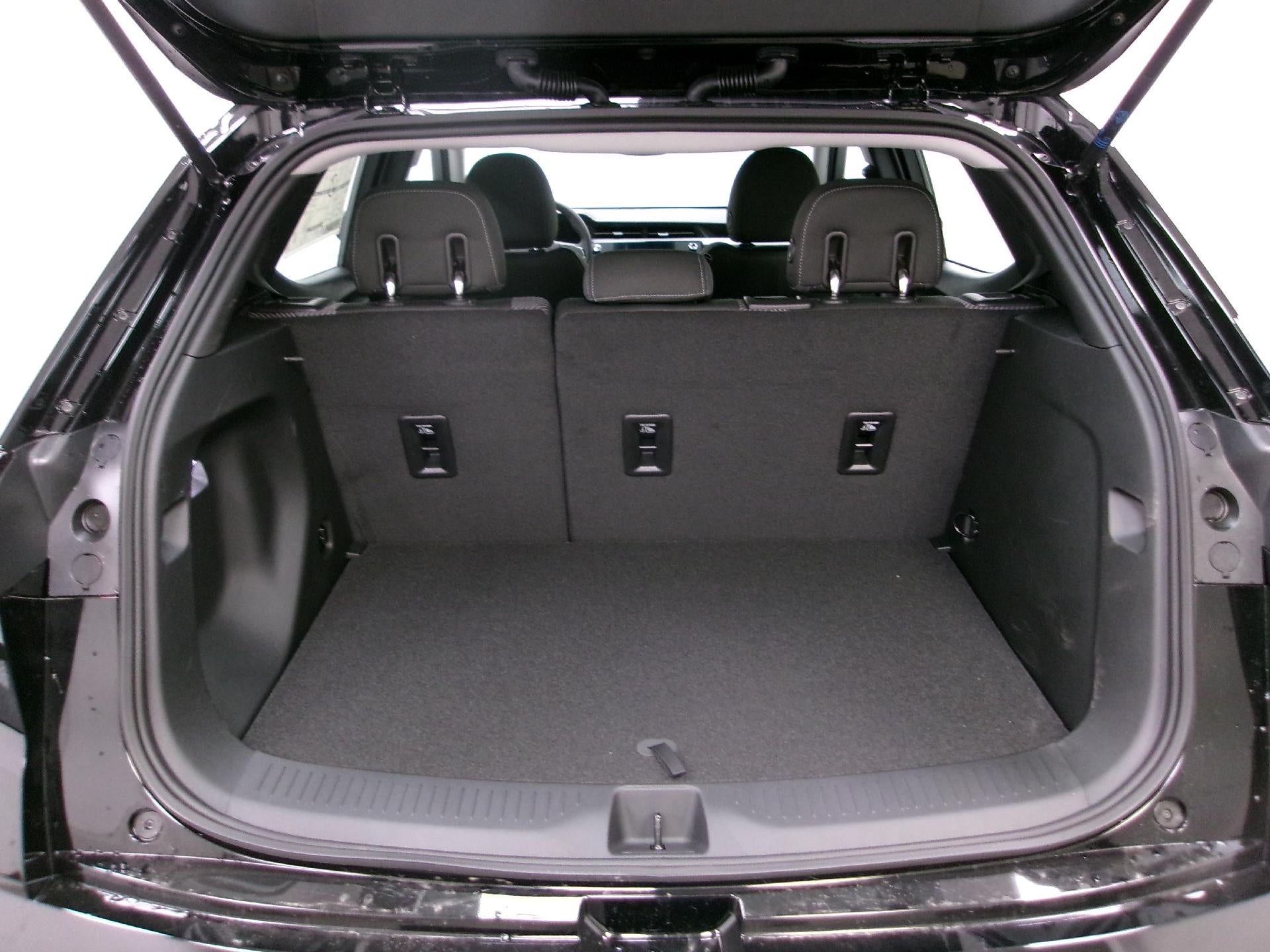 2027 Chevrolet Bolt FWD 4dr LT
