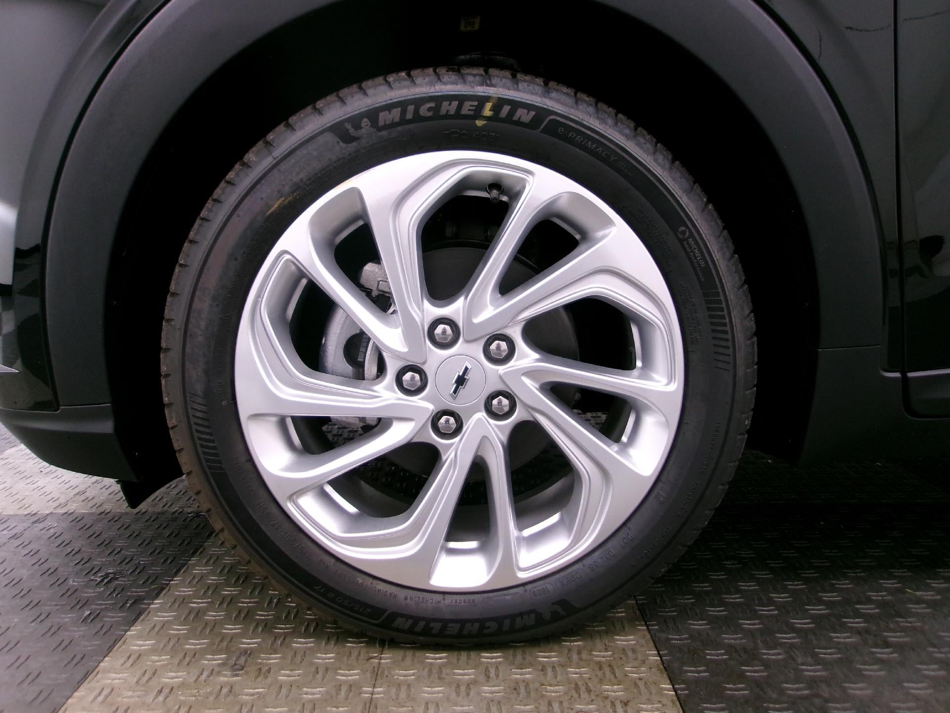2027 Chevrolet Bolt FWD 4dr LT