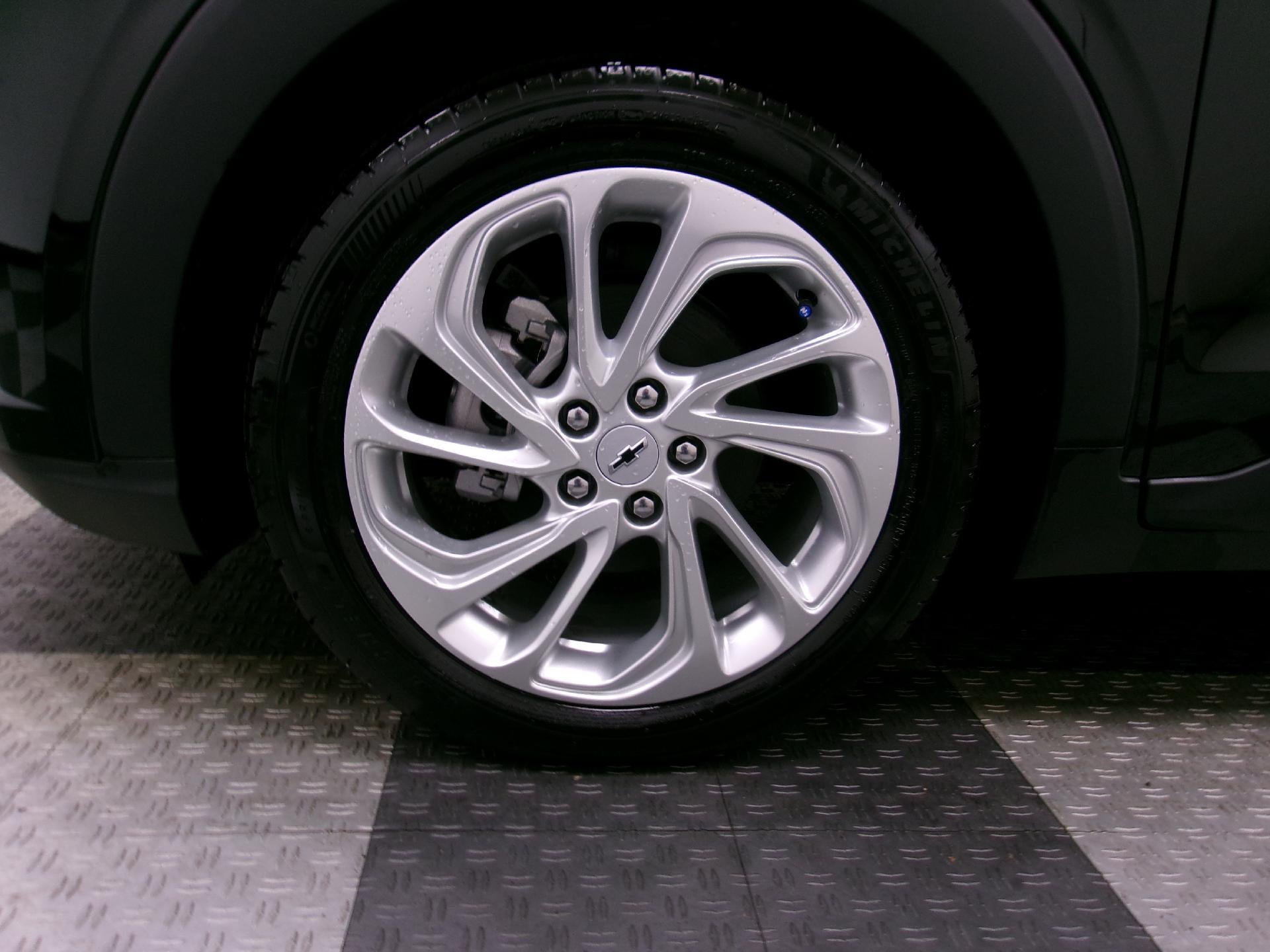2027 Chevrolet Bolt FWD 4dr LT