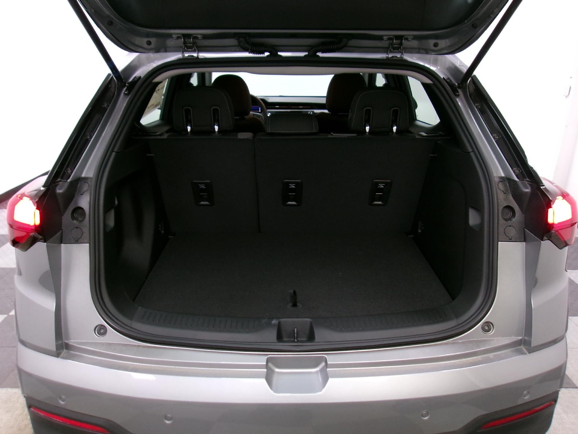 2027 Chevrolet Bolt FWD 4dr LT