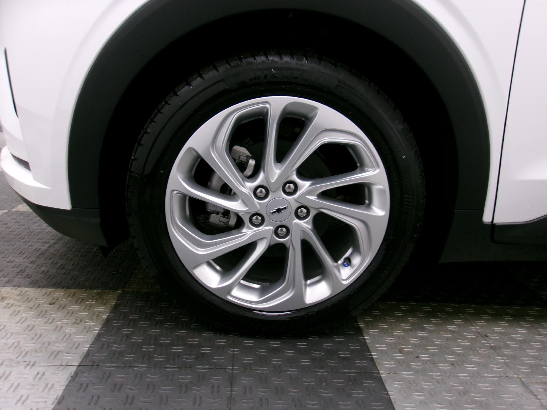 2027 Chevrolet Bolt FWD 4dr LT