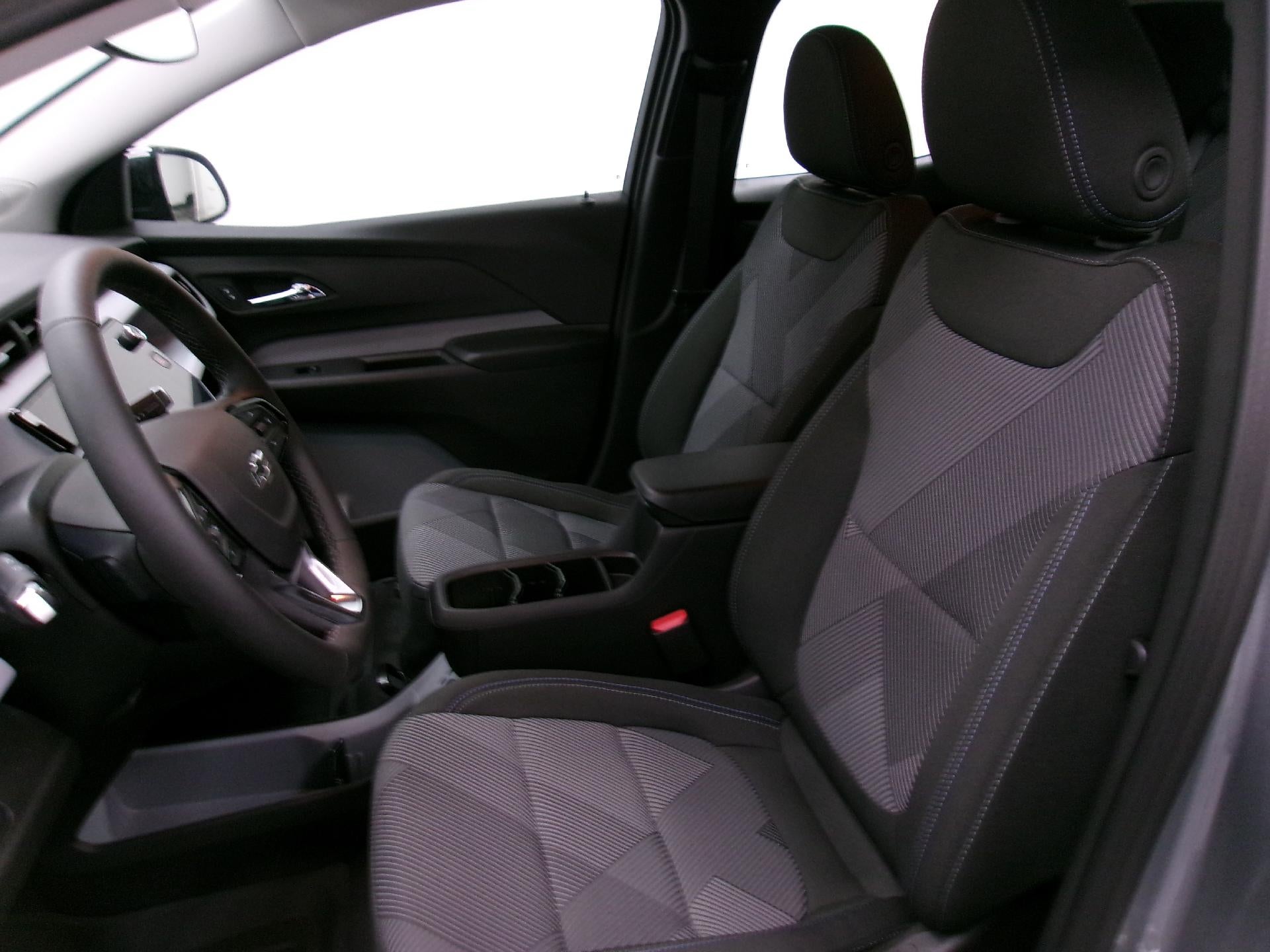 2027 Chevrolet Bolt FWD 4dr LT