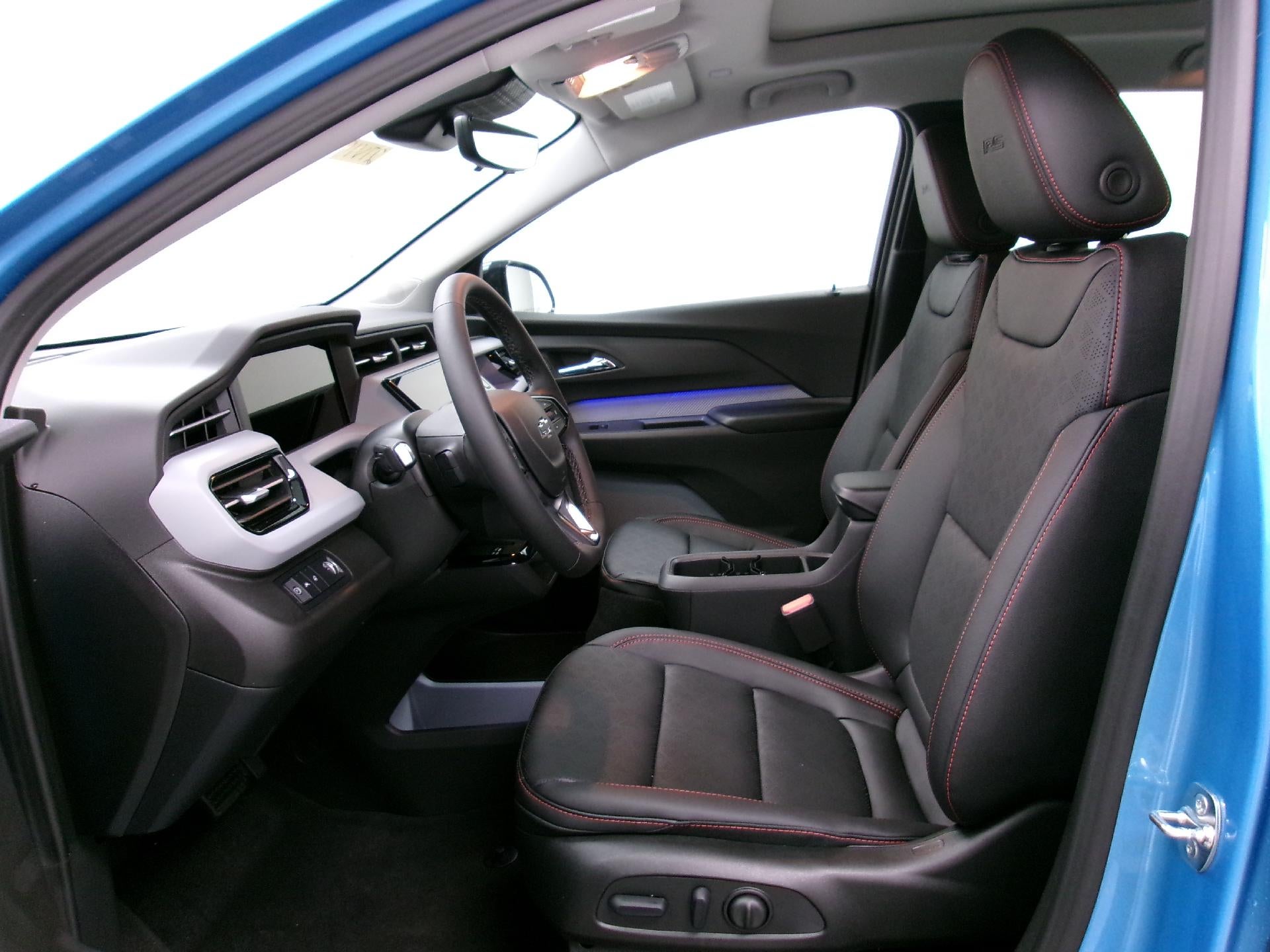 2027 Chevrolet Bolt FWD 4dr RS