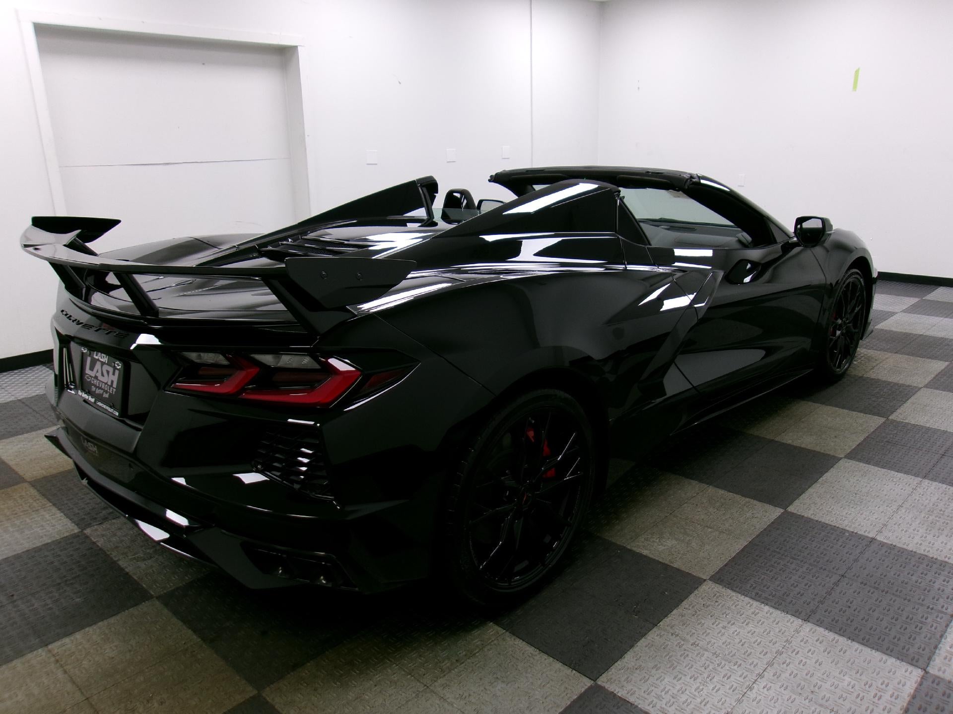 2027 Chevrolet Corvette 2LT - Photo 14