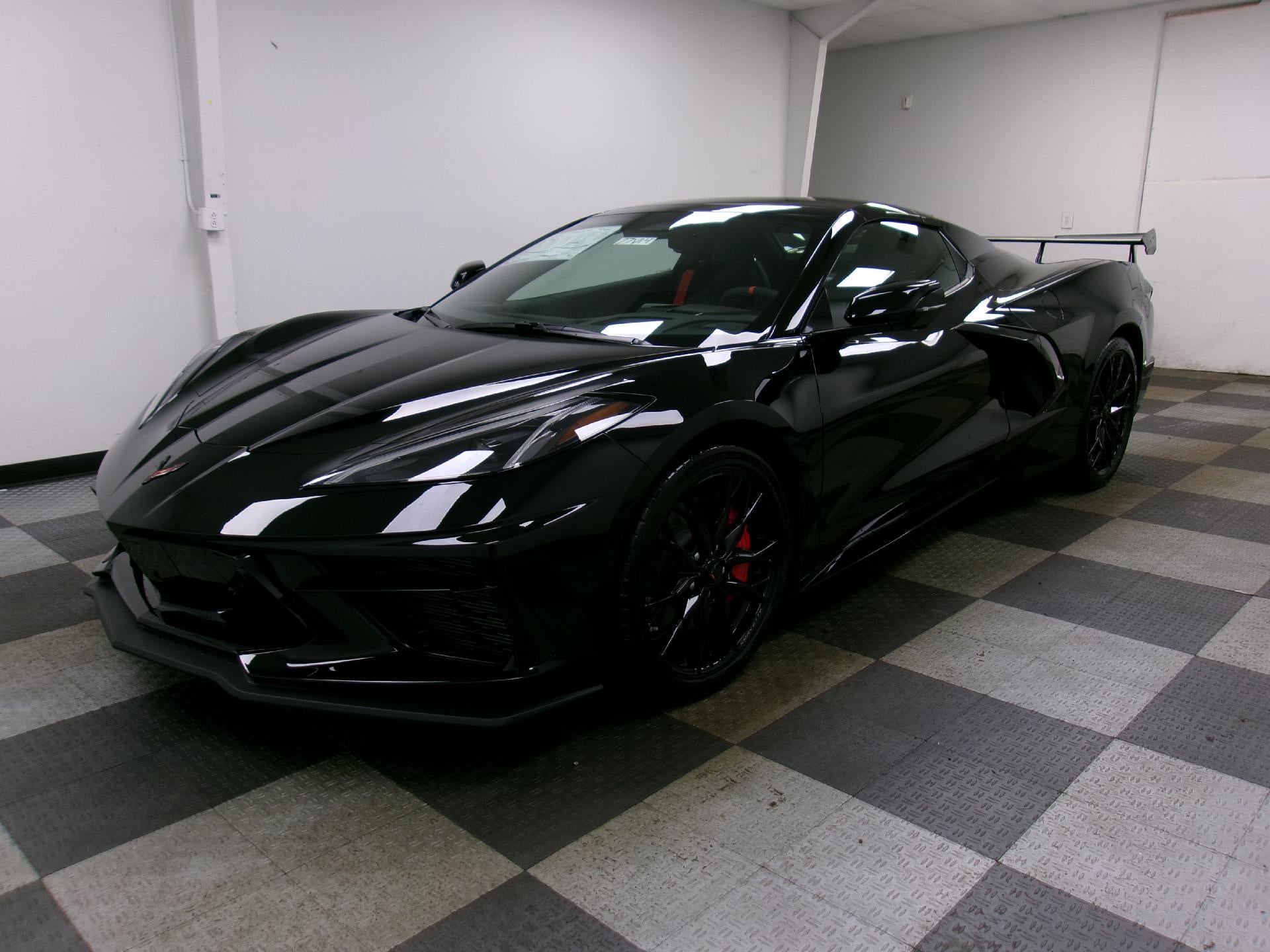 2027 Chevrolet Corvette 2LT - Photo 17