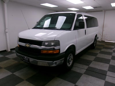 2013 Chevrolet Express Passenger 3500 3500 Regular Wheelbase Rear-Wheel Drive 1LT
