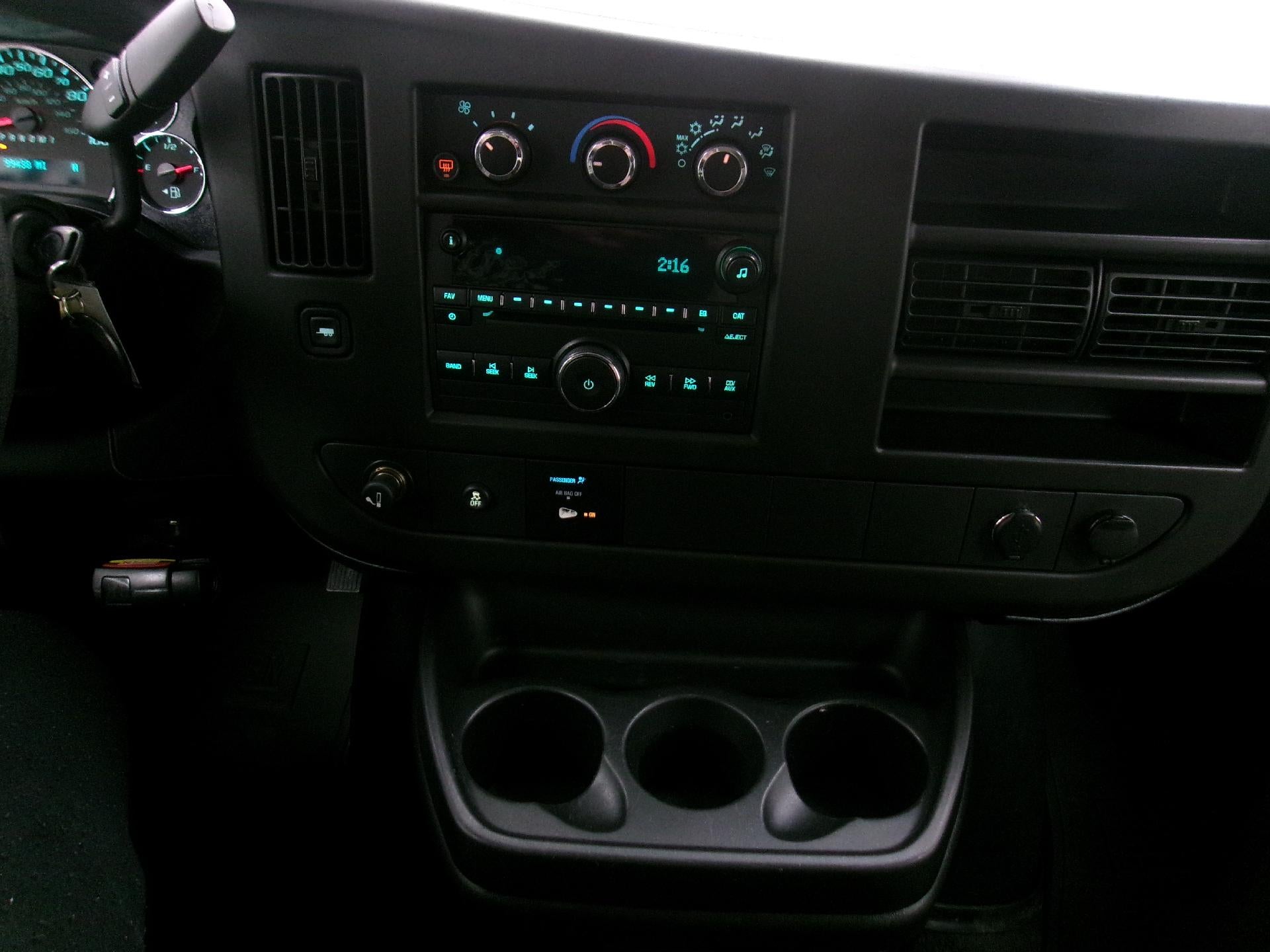 2013 Chevrolet Express Passenger 3500 3500 Regular Wheelbase Rear-Wheel Drive 1LT