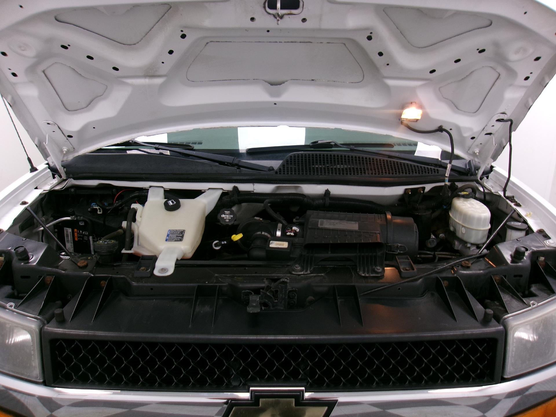 2013 Chevrolet Express Passenger 3500 3500 Regular Wheelbase Rear-Wheel Drive 1LT