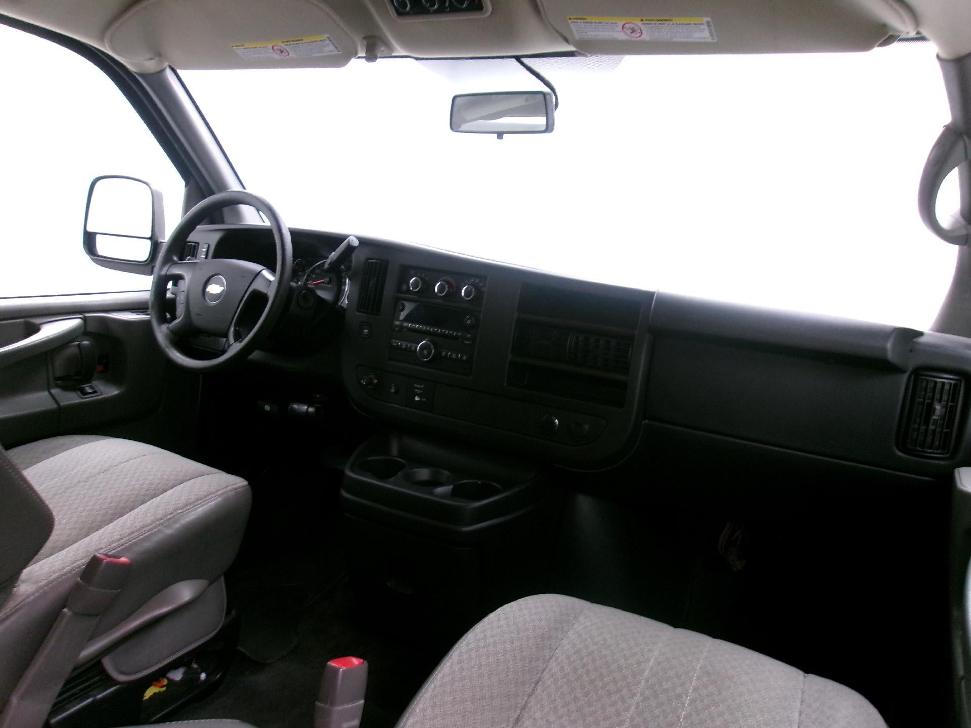 2013 Chevrolet Express Passenger 3500 3500 Regular Wheelbase Rear-Wheel Drive 1LT