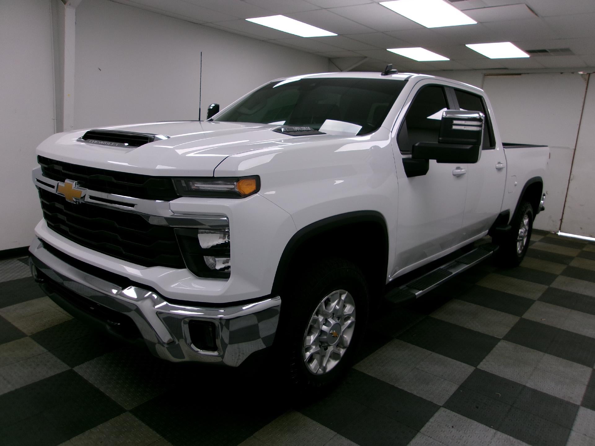 2025 Chevrolet Silverado 2500 HD Crew Cab Standard Box 4-Wheel Drive LT