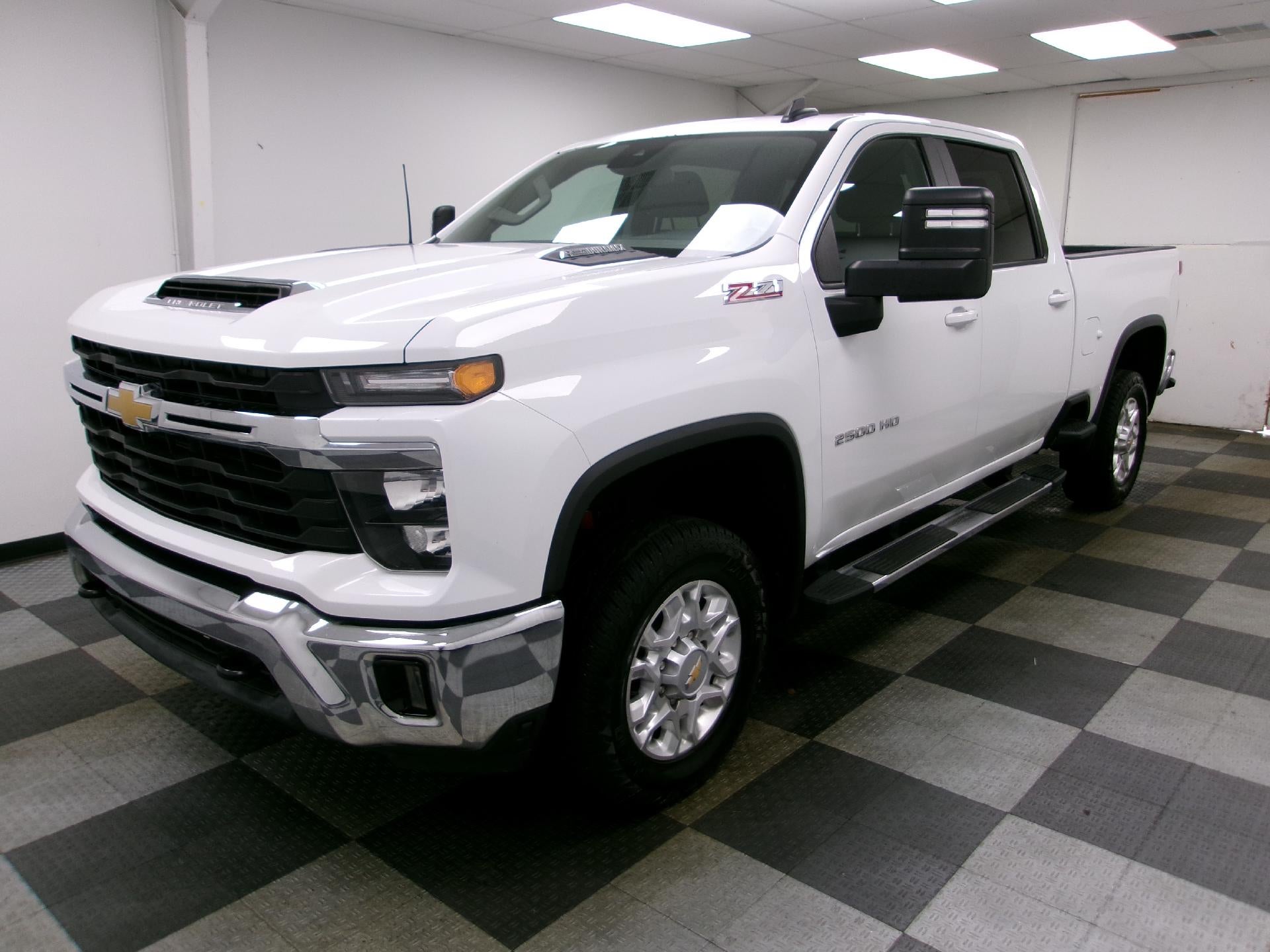 2024 Chevrolet Silverado 2500 HD Crew Cab Standard Box 4-Wheel Drive LT