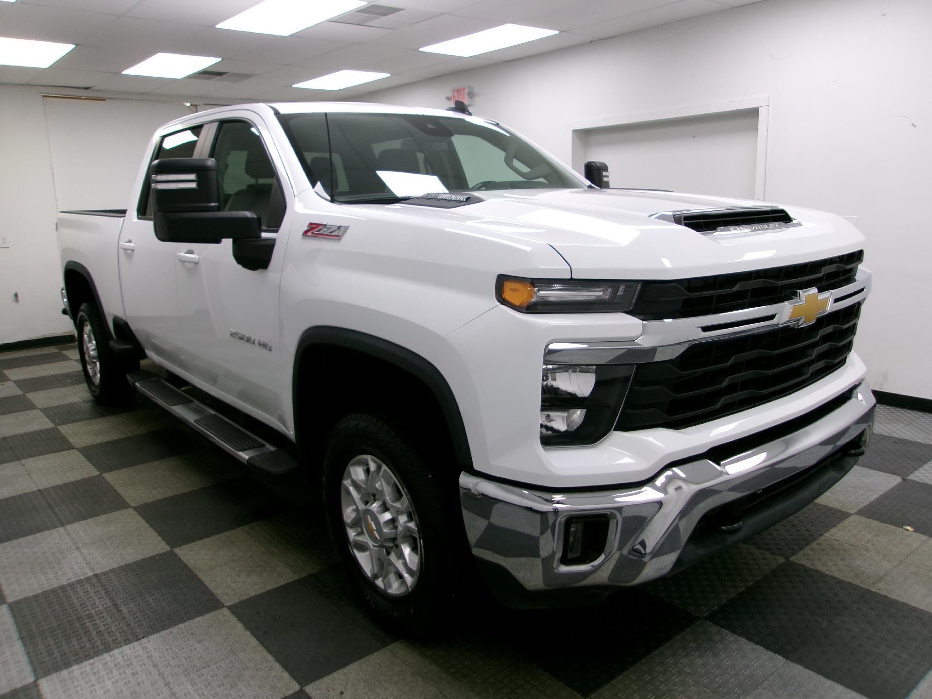 2024 Chevrolet Silverado 2500 HD Crew Cab Standard Box 4-Wheel Drive LT