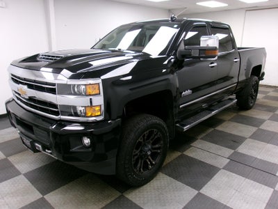 2018 Chevrolet Silverado 3500 HD Crew Cab Standard Box 4-Wheel Drive High Country