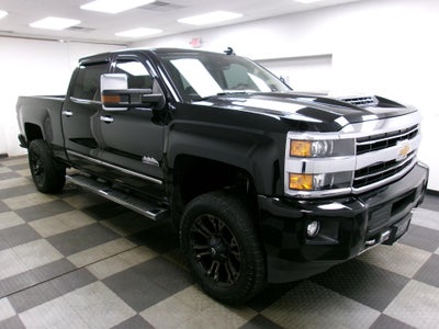 2018 Chevrolet Silverado 3500 HD Crew Cab Standard Box 4-Wheel Drive High Country