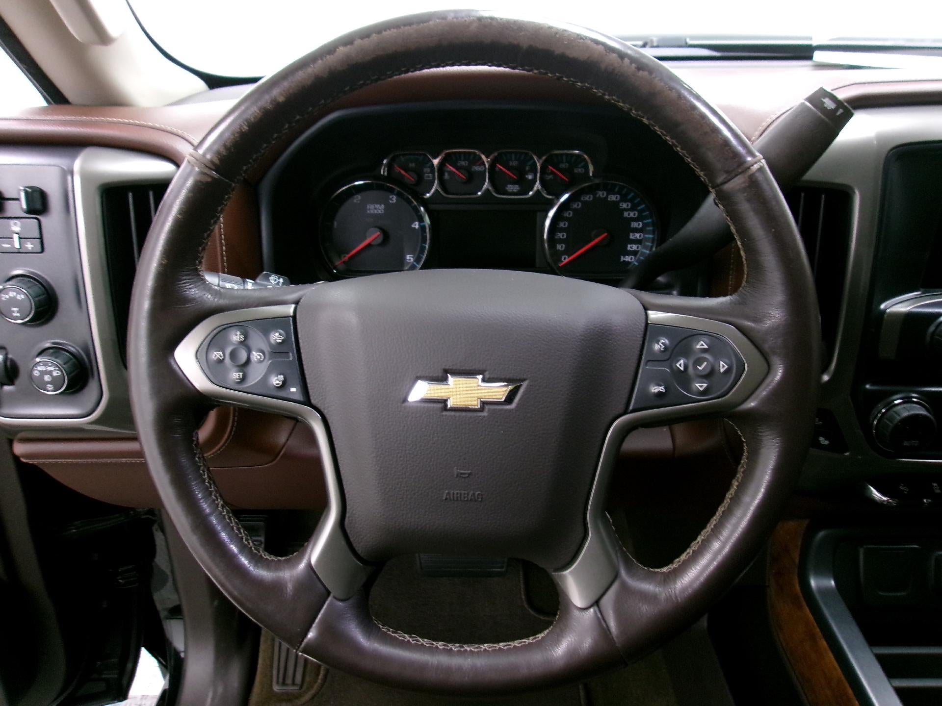 2018 Chevrolet Silverado 3500 HD Crew Cab Standard Box 4-Wheel Drive High Country