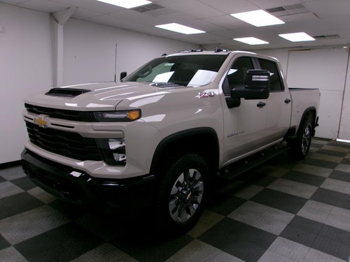 2026 Chevrolet Silverado 2500 HD Crew Cab Standard Box 4-Wheel Drive Custom