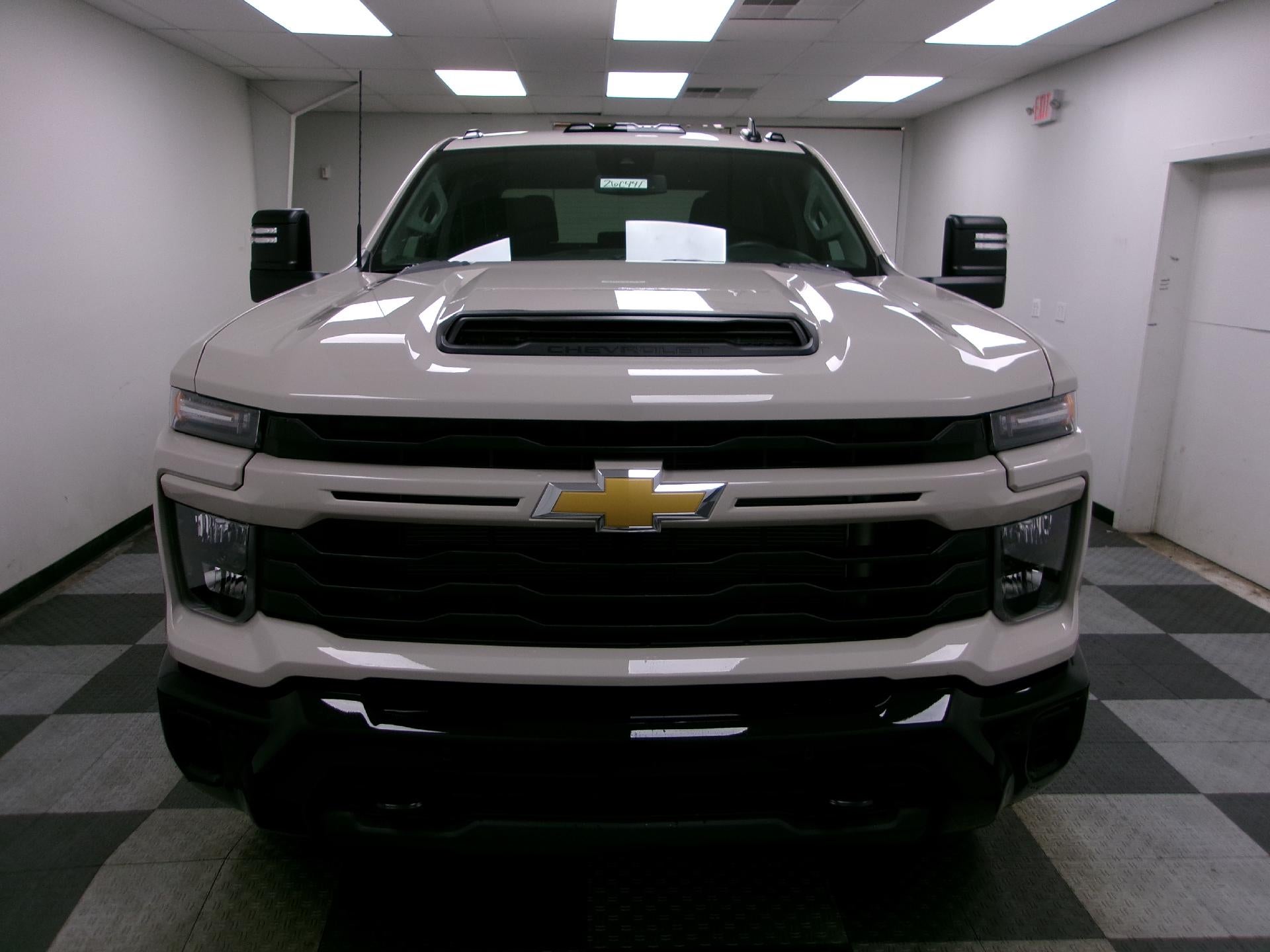 2026 Chevrolet Silverado 2500 HD Crew Cab Standard Box 4-Wheel Drive Custom