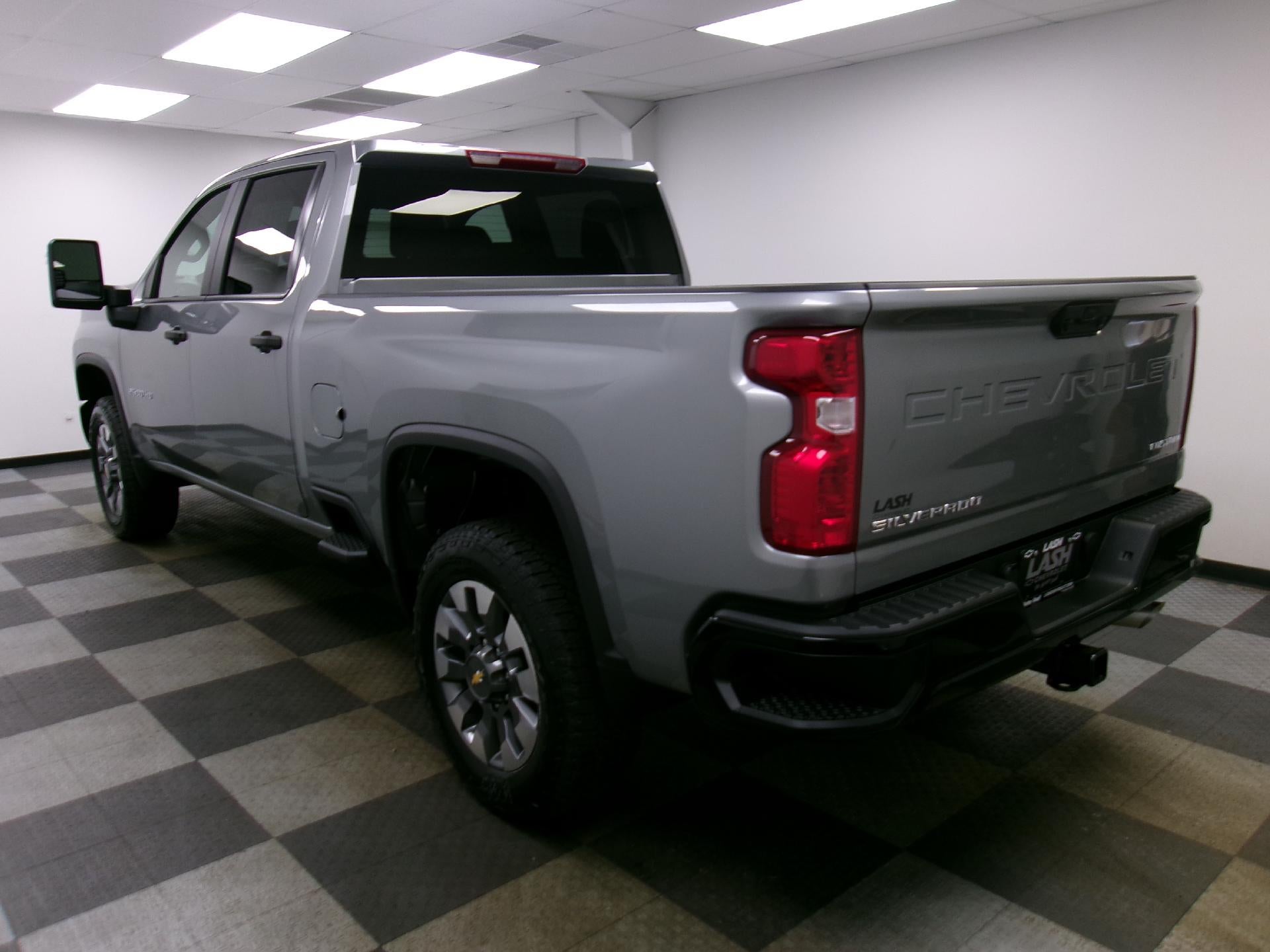 2026 Chevrolet Silverado 2500 HD Crew Cab Standard Box 4-Wheel Drive Custom