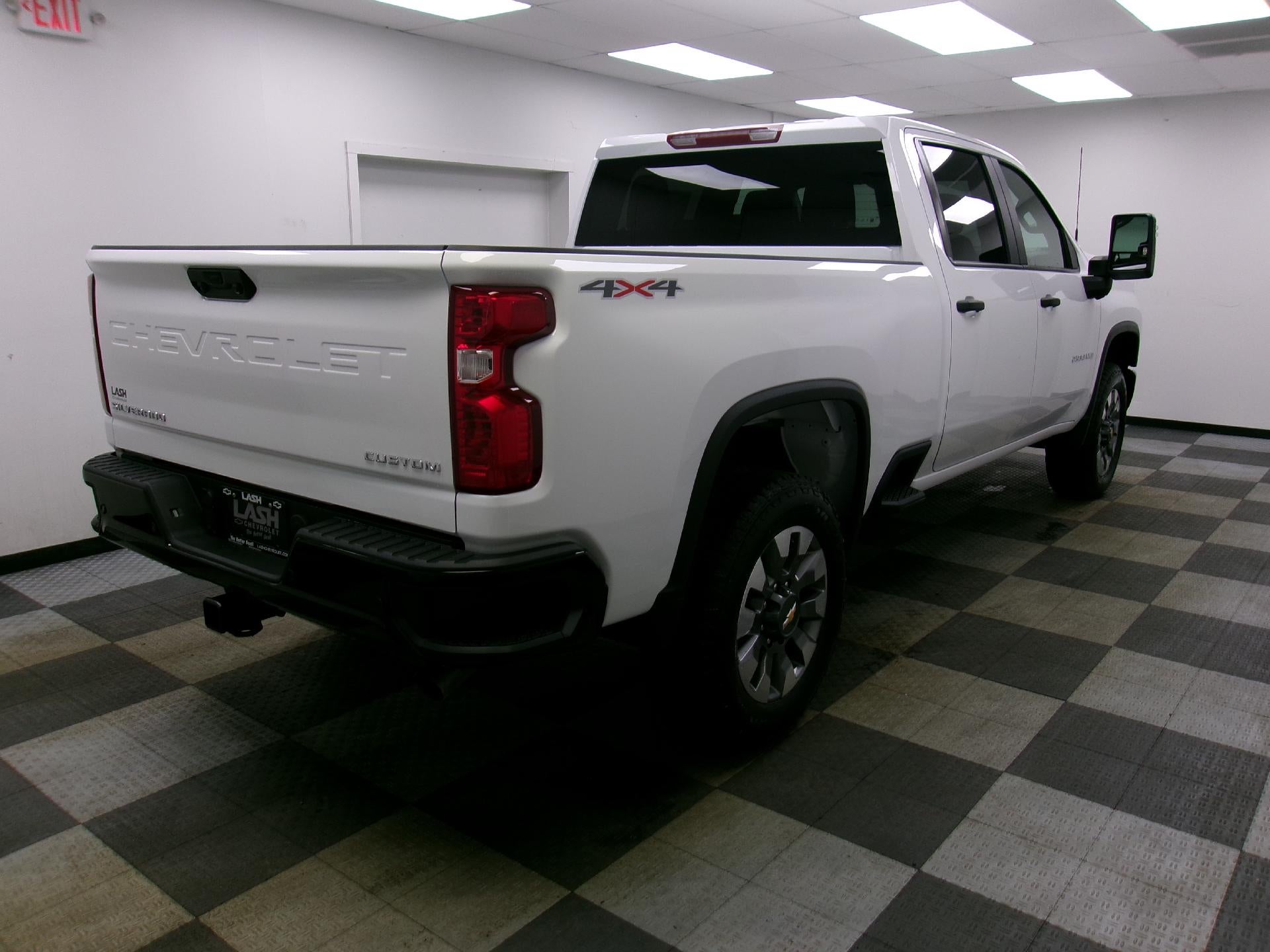 2026 Chevrolet Silverado 2500 HD Crew Cab Standard Box 4-Wheel Drive Custom