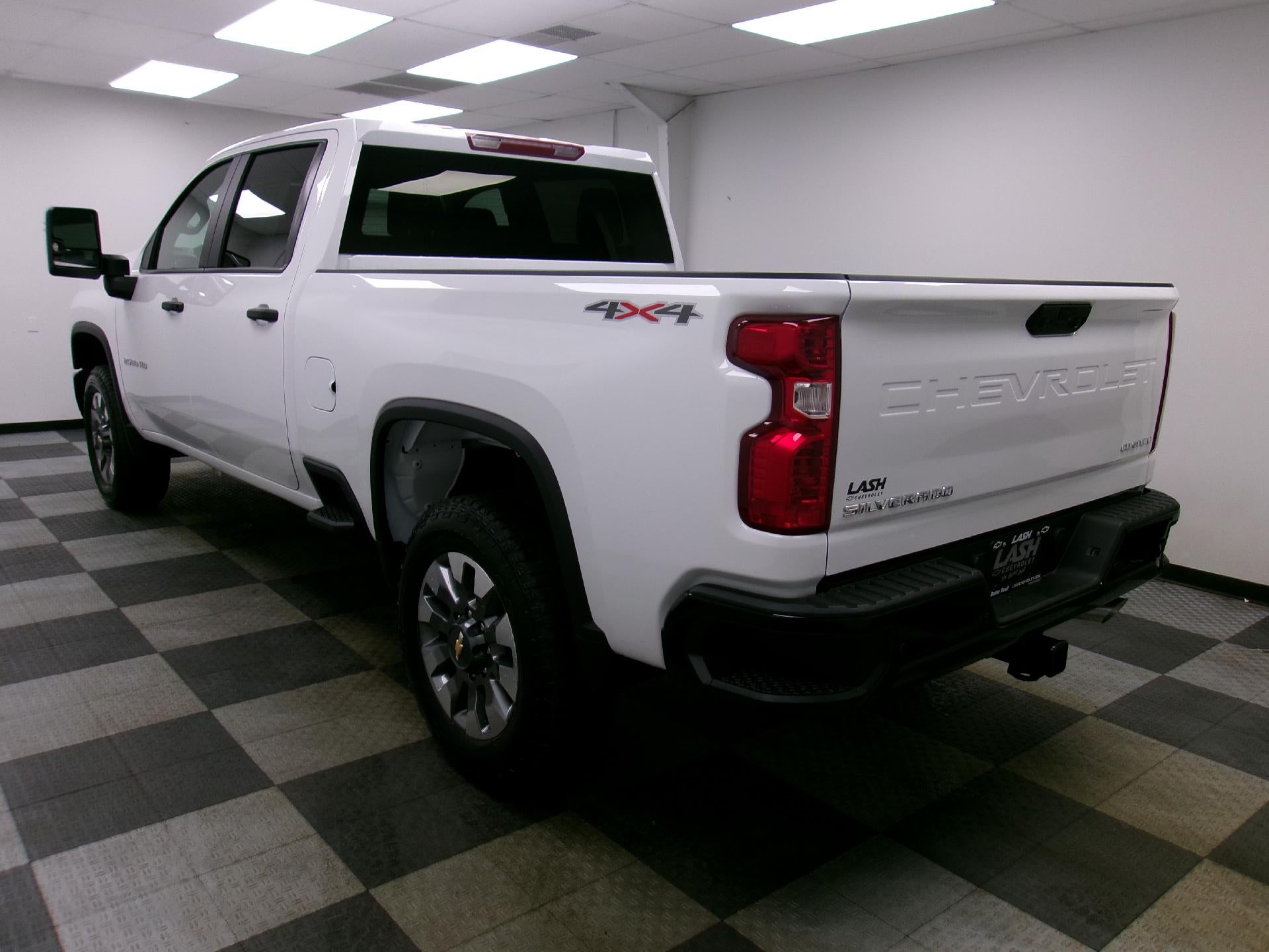 2026 Chevrolet Silverado 2500 HD Crew Cab Standard Box 4-Wheel Drive Custom