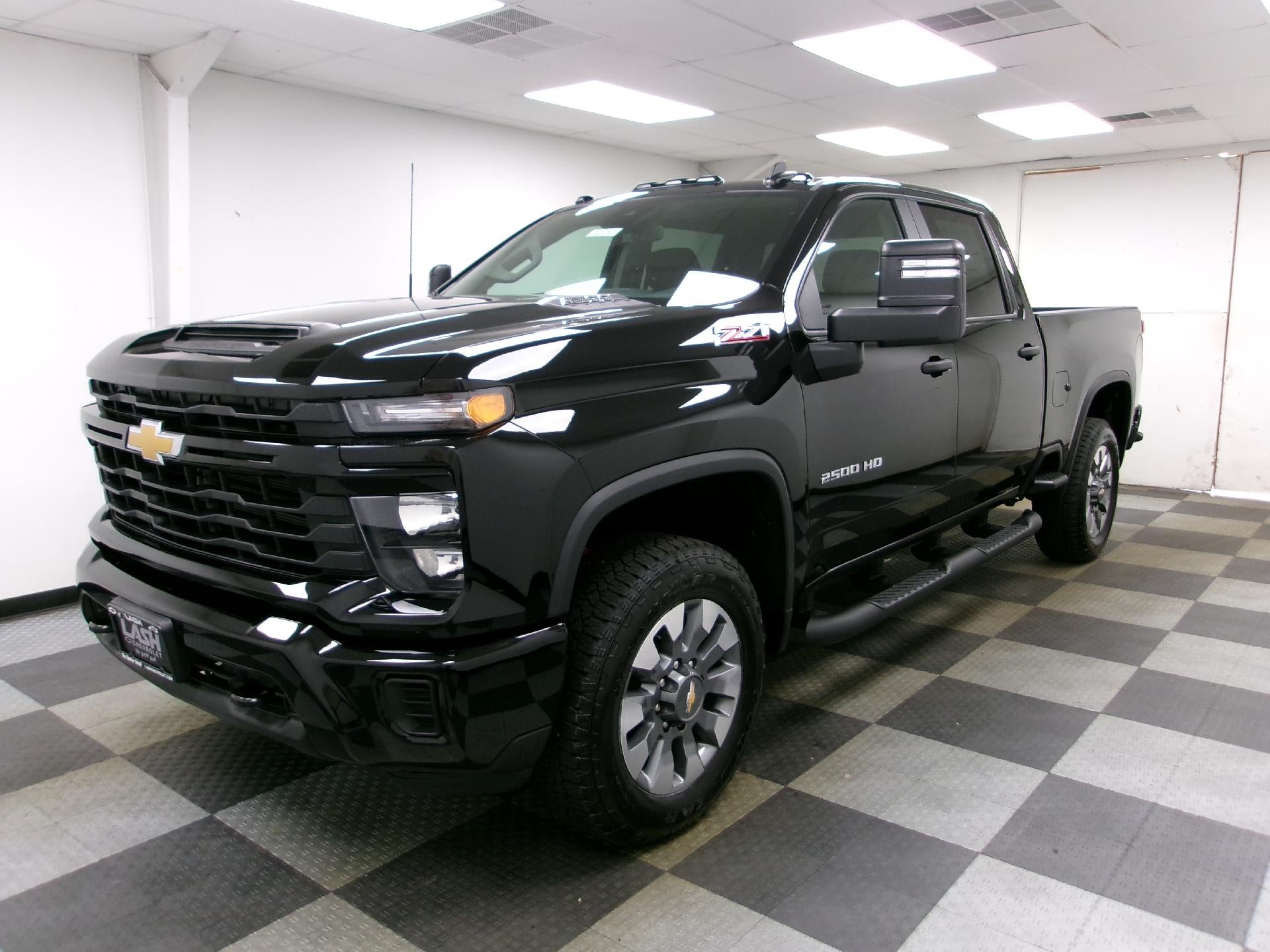 2026 Chevrolet Silverado 2500 HD Crew Cab Standard Box 4-Wheel Drive Custom