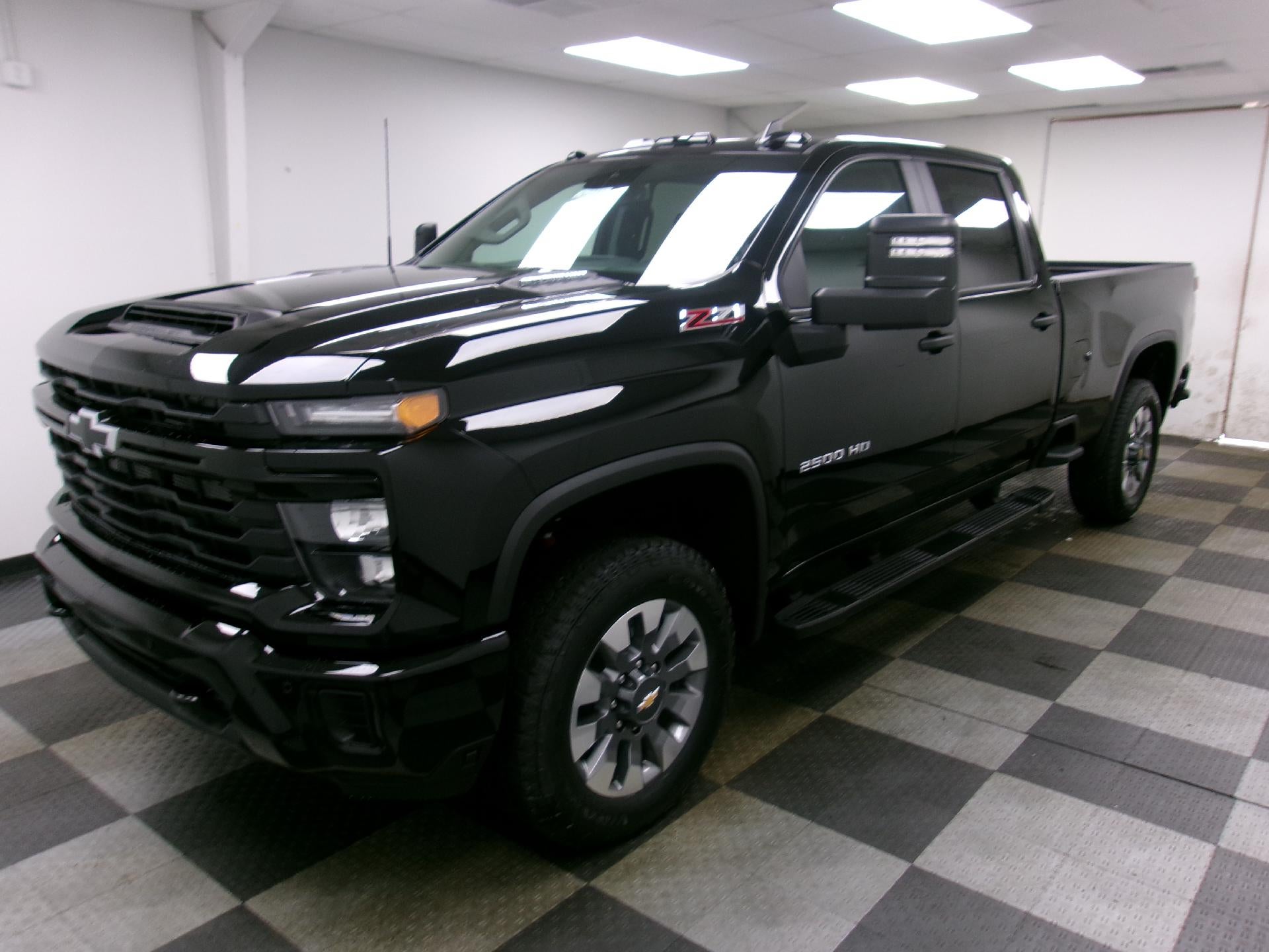 2026 Chevrolet Silverado 2500 HD Crew Cab Long Box 4-Wheel Drive Custom