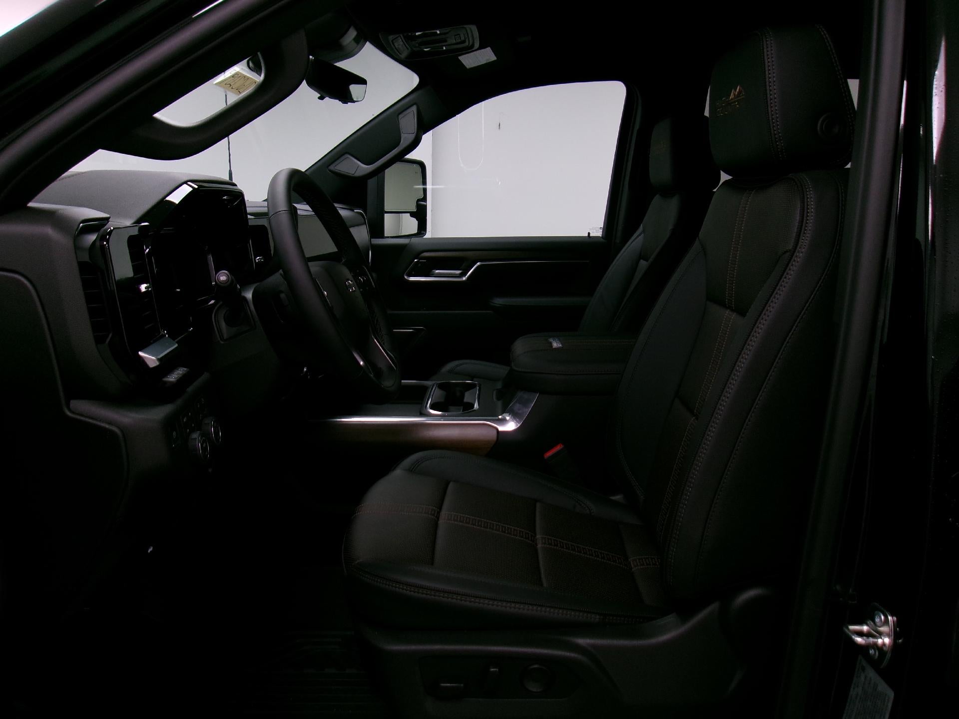 2026 Chevrolet Silverado 2500 HD Crew Cab Long Box 4-Wheel Drive High Country