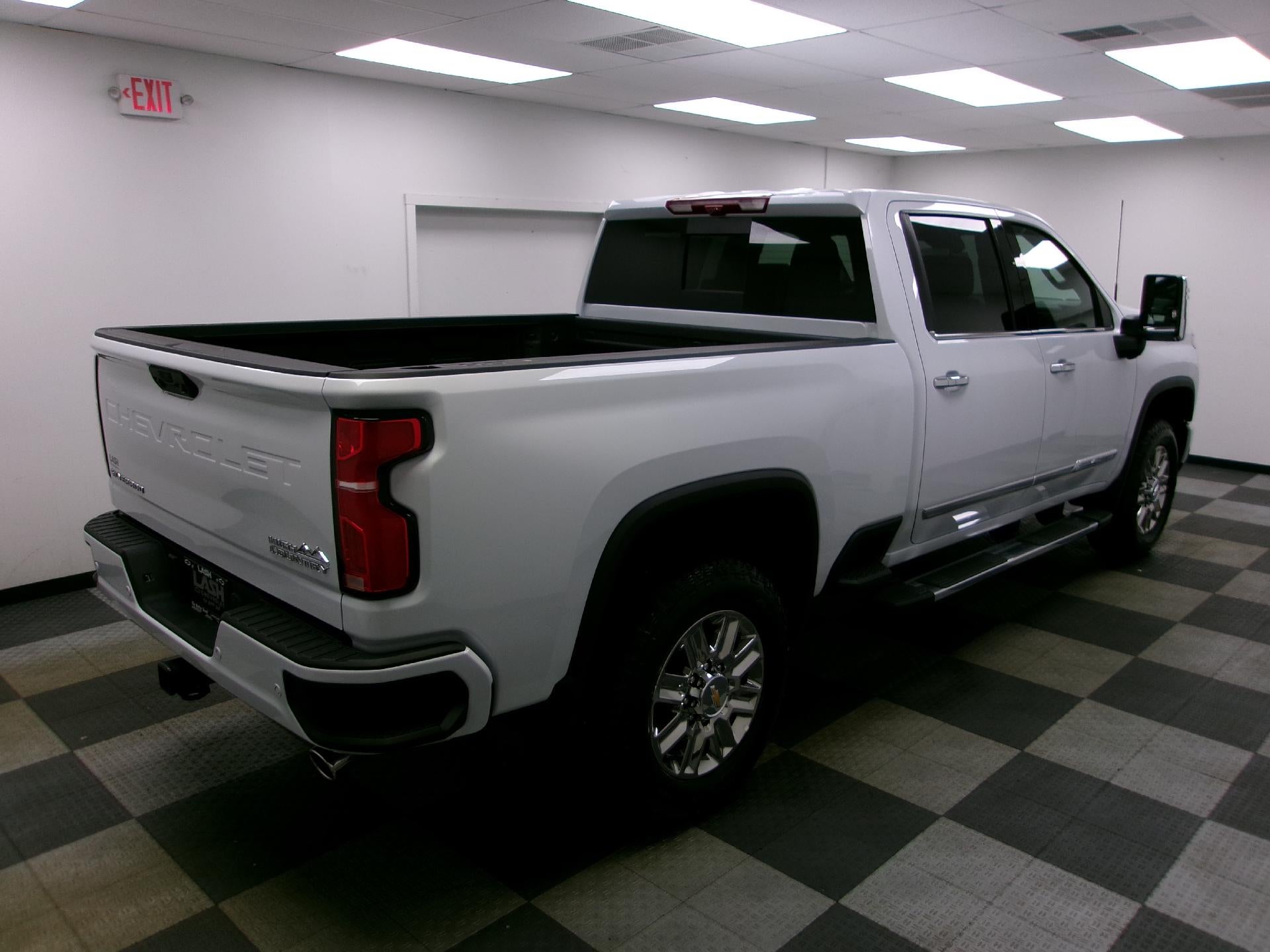 2026 Chevrolet Silverado 2500 HD Crew Cab Standard Box 4-Wheel Drive High Country