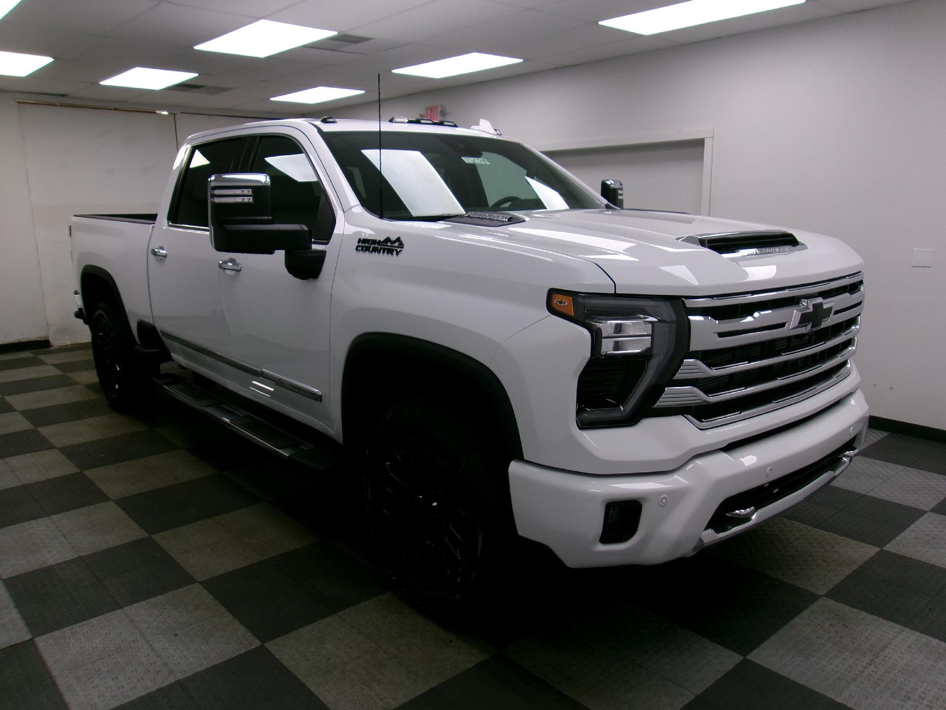 2026 Chevrolet Silverado 2500 HD Crew Cab Standard Box 4-Wheel Drive High Country
