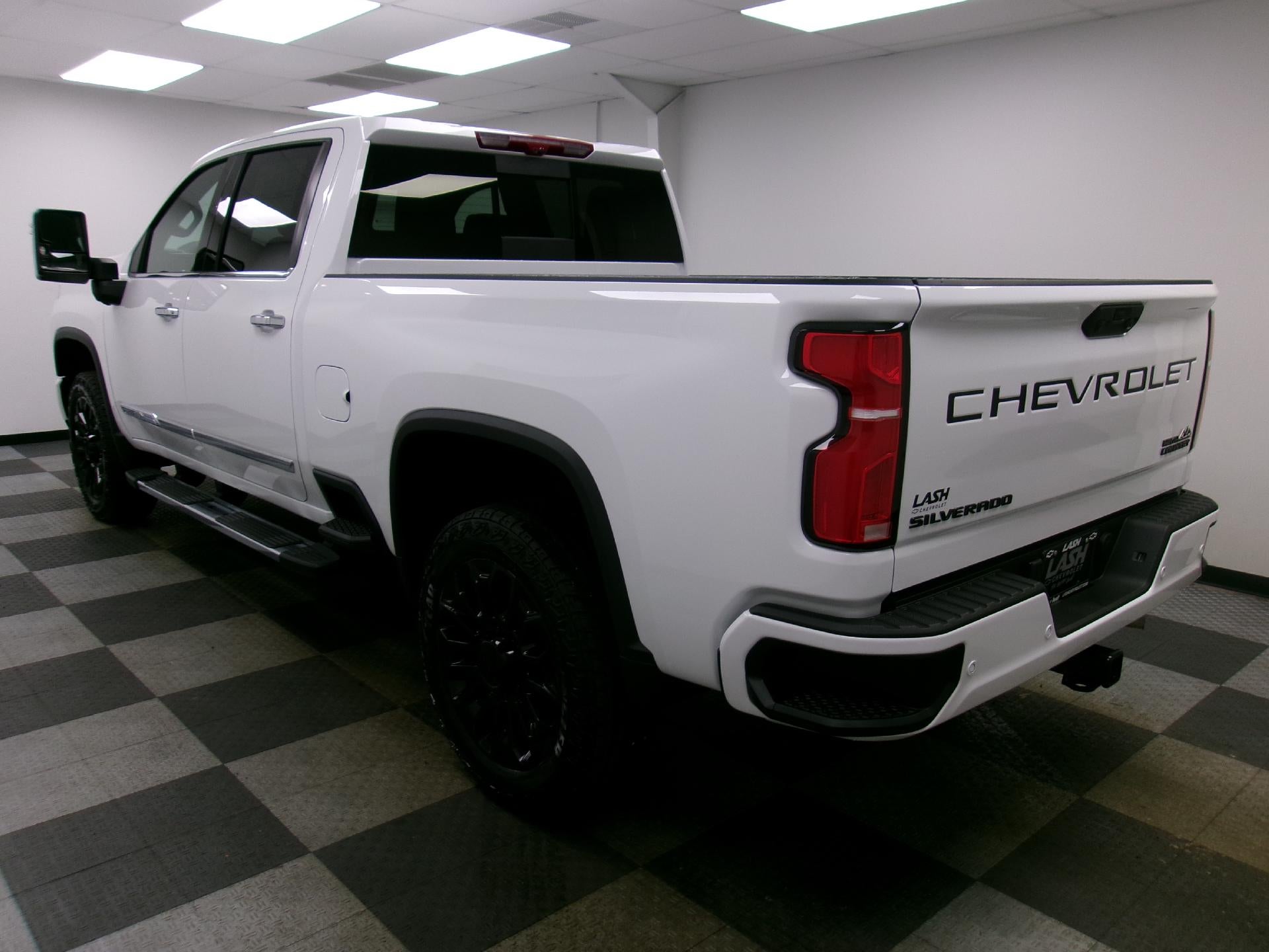 2026 Chevrolet Silverado 2500 HD Crew Cab Standard Box 4-Wheel Drive High Country