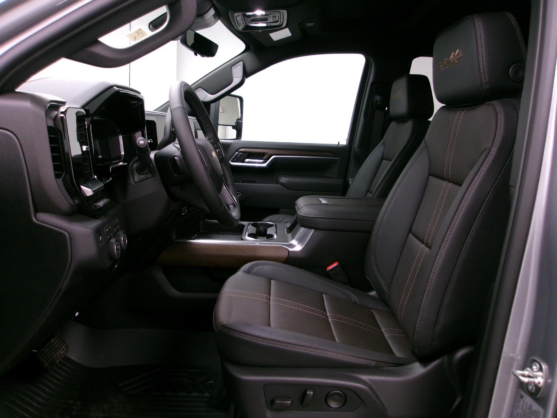 2026 Chevrolet Silverado 2500 HD Crew Cab Standard Box 4-Wheel Drive High Country