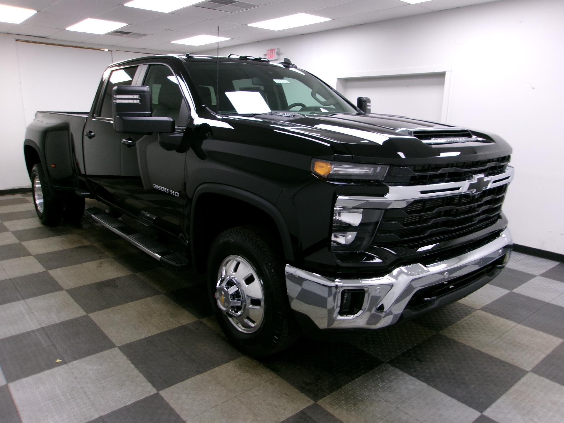 2026 Chevrolet Silverado 3500 HD Crew Cab Long Box 4-Wheel Drive LT