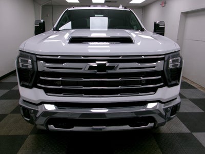 2026 Chevrolet Silverado 3500 HD Crew Cab Long Box 4-Wheel Drive LTZ