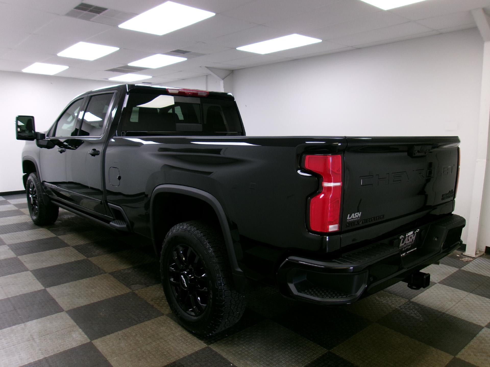 2026 Chevrolet Silverado 3500 HD Crew Cab Long Box 4-Wheel Drive High Country
