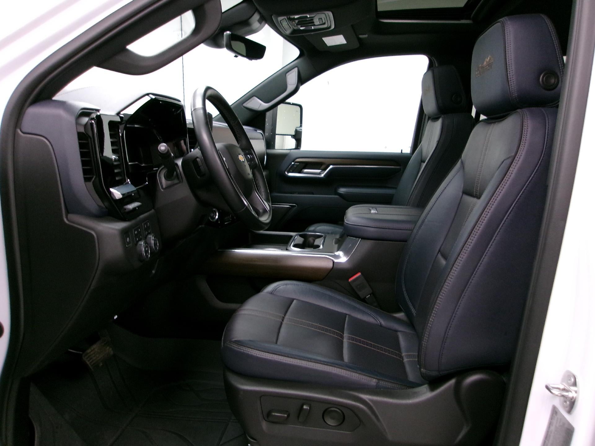 2024 Chevrolet Silverado 2500 HD Crew Cab Standard Box 4-Wheel Drive High Country