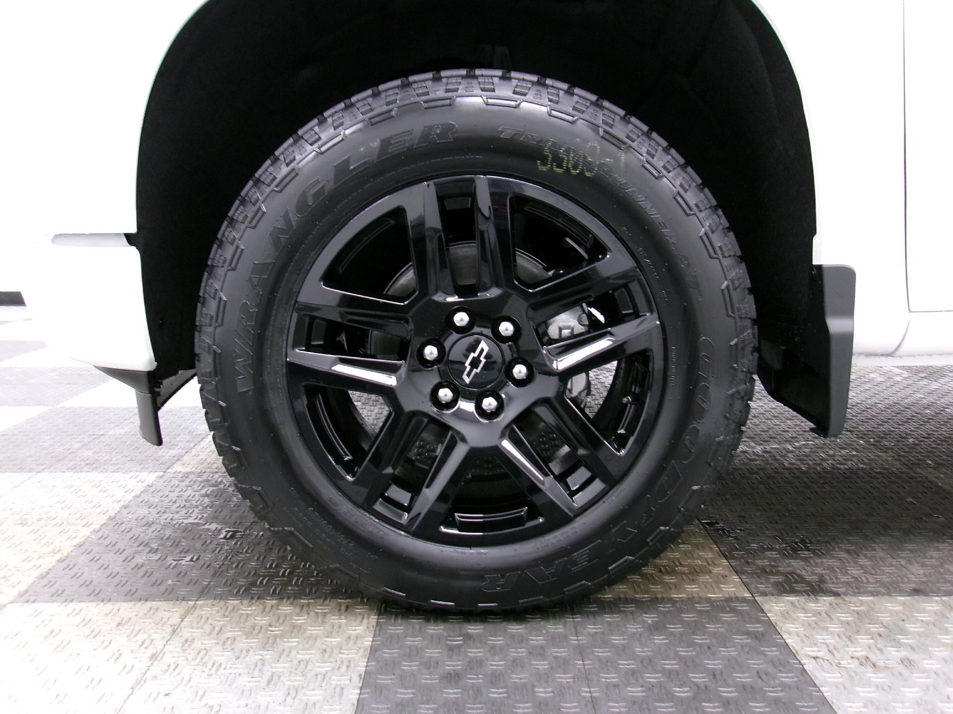 2026 Chevrolet Silverado 1500 Crew Cab Short Box 4-Wheel Drive Custom