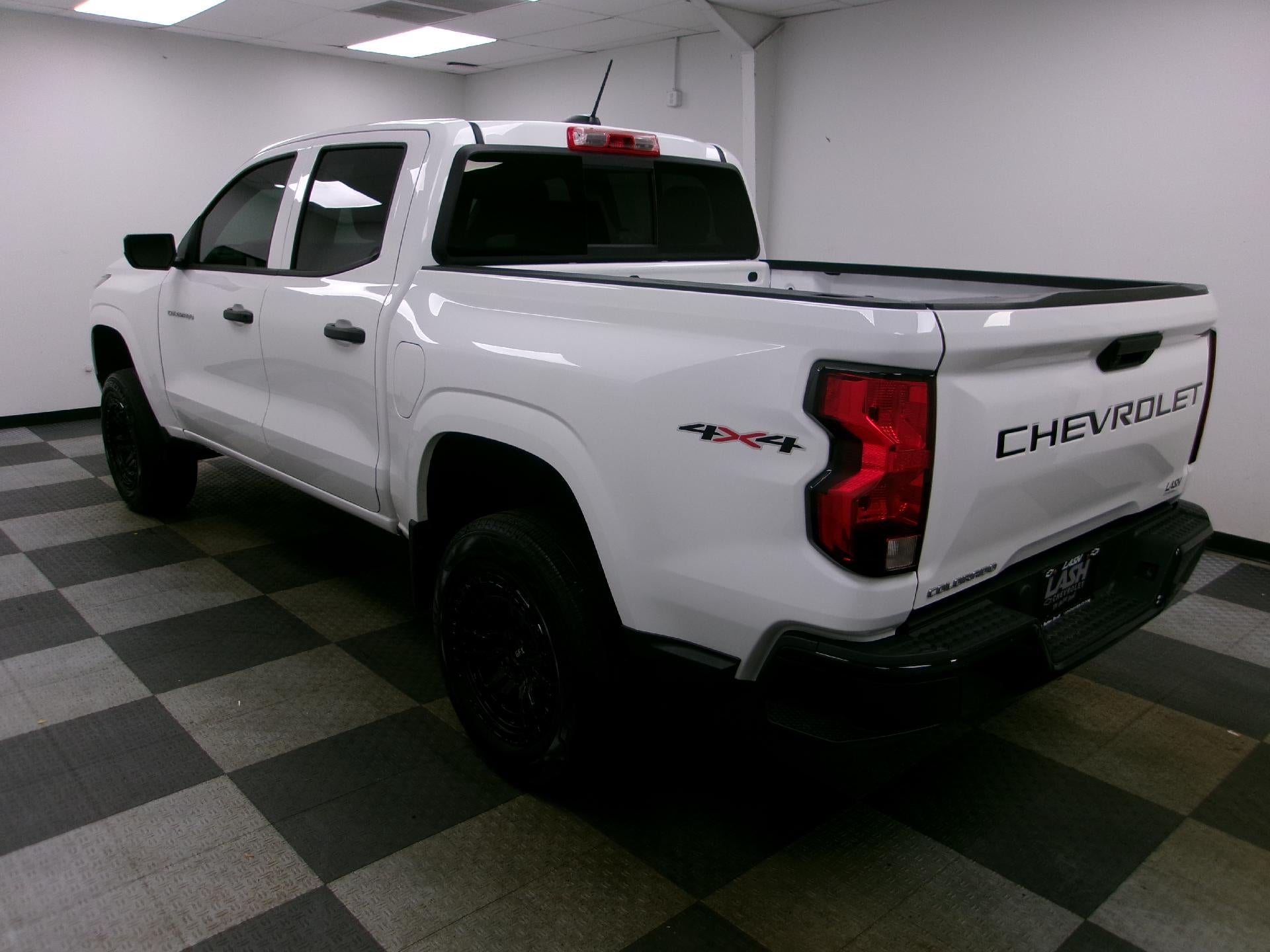 2024 Chevrolet Colorado Crew Cab Short Box 4-Wheel Drive Work Truck