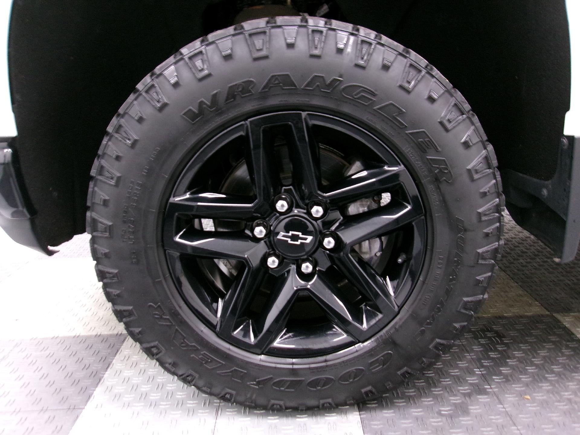 2021 Chevrolet Silverado 1500 Crew Cab Short Box 4-Wheel Drive Custom Trail Boss