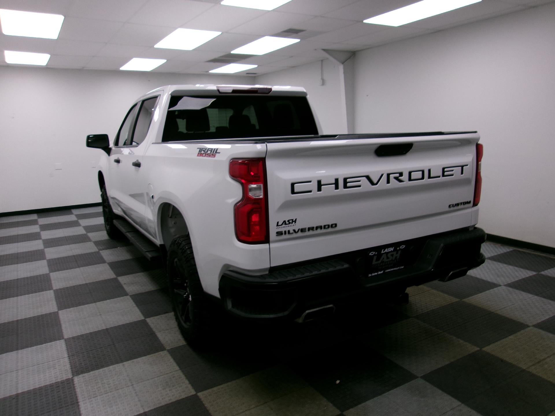 2021 Chevrolet Silverado 1500 Crew Cab Short Box 4-Wheel Drive Custom Trail Boss