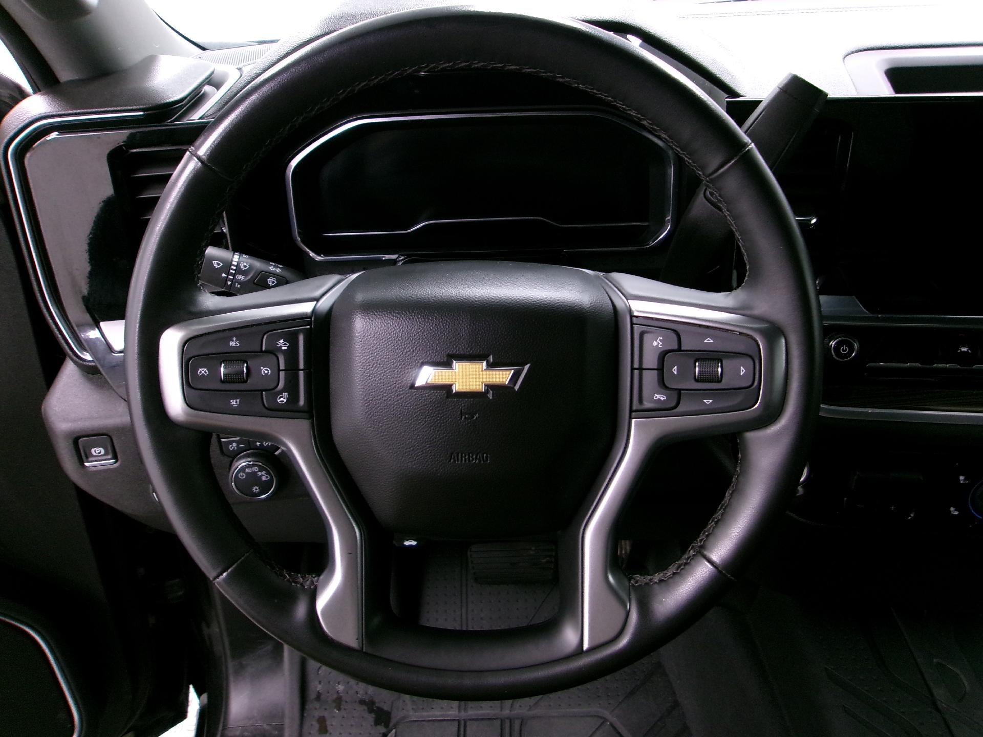 2024 Chevrolet Silverado 1500 Double Cab Standard Box 4-Wheel Drive LT 1LT